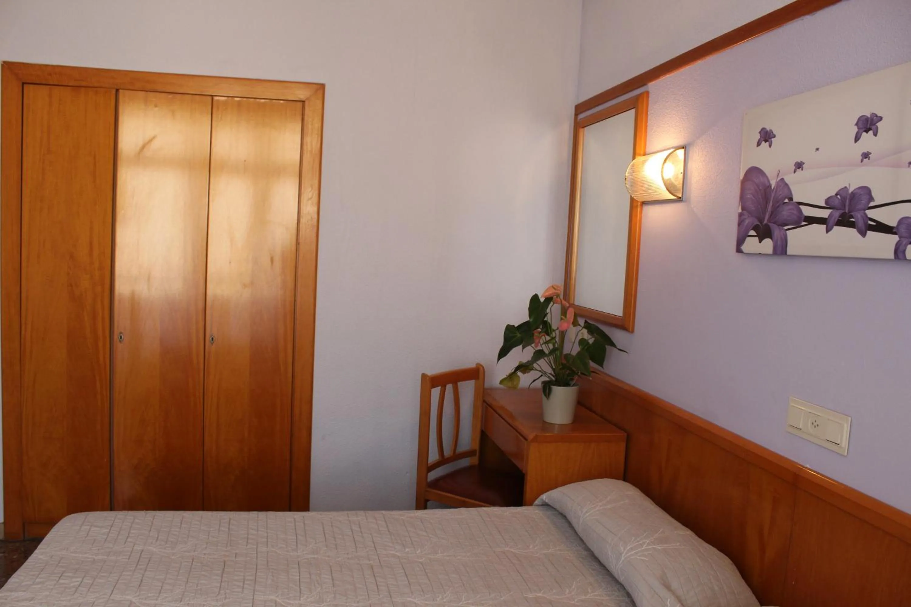 Bedroom, Bed in Hotel Esplendid