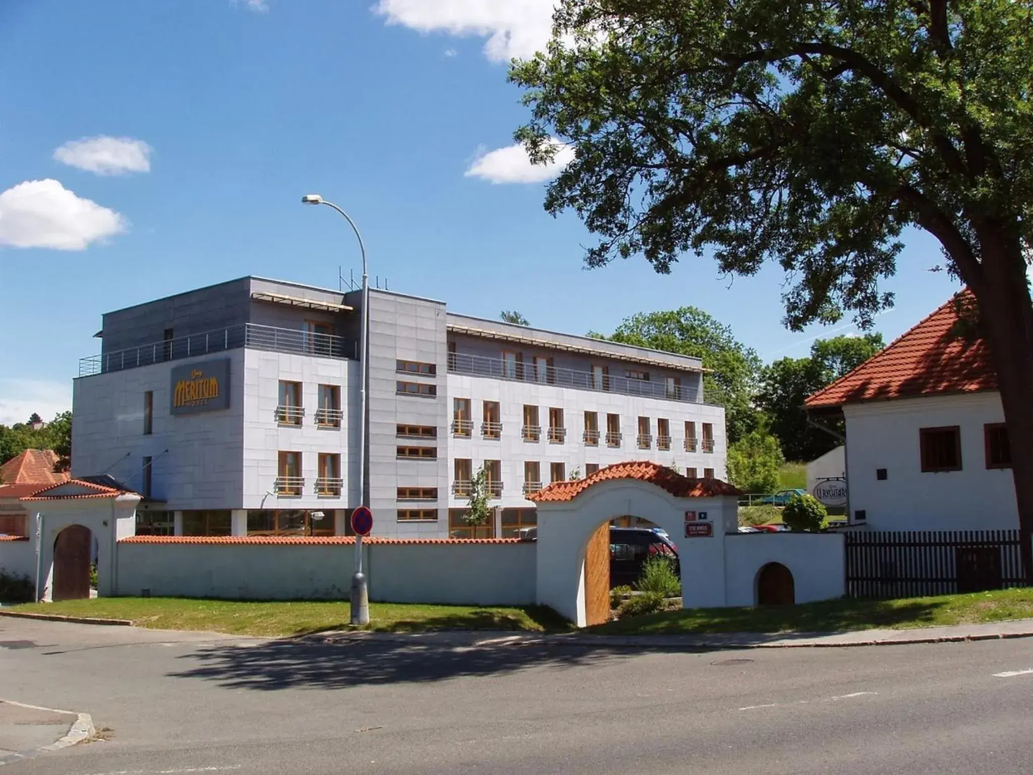 Facade/entrance, Property Building in Hotel Meritum