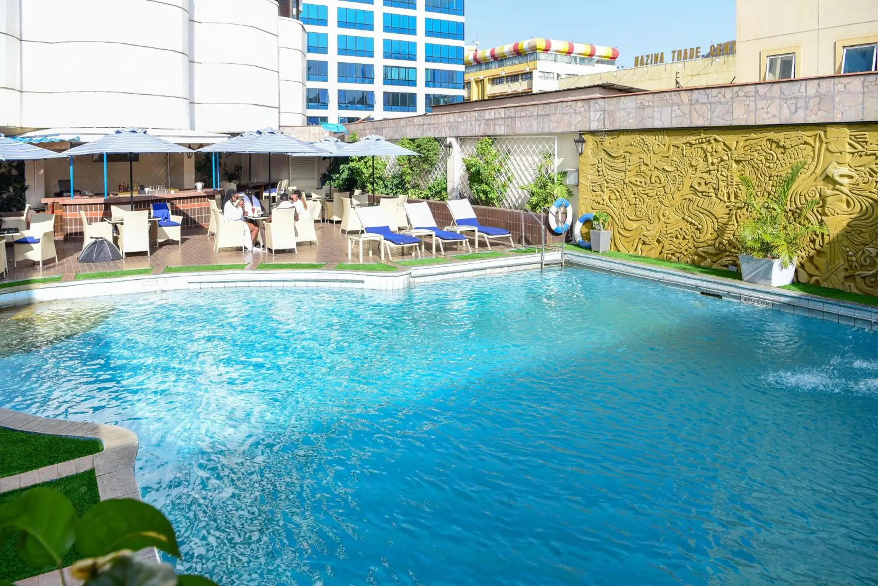 Swimming Pool in Nairobi Safari Club