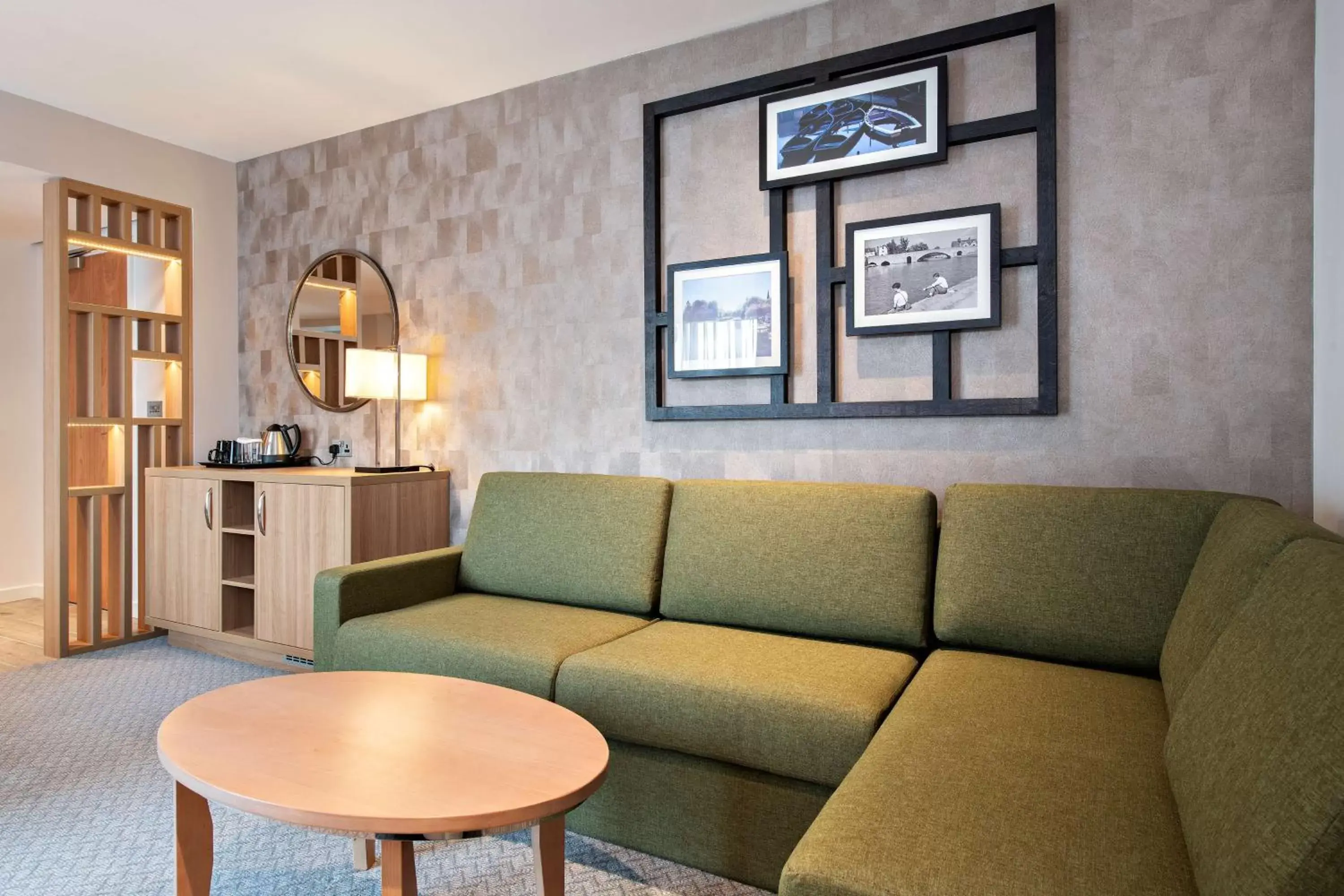 Living room, Seating Area in Hilton Garden Inn Abingdon Oxford