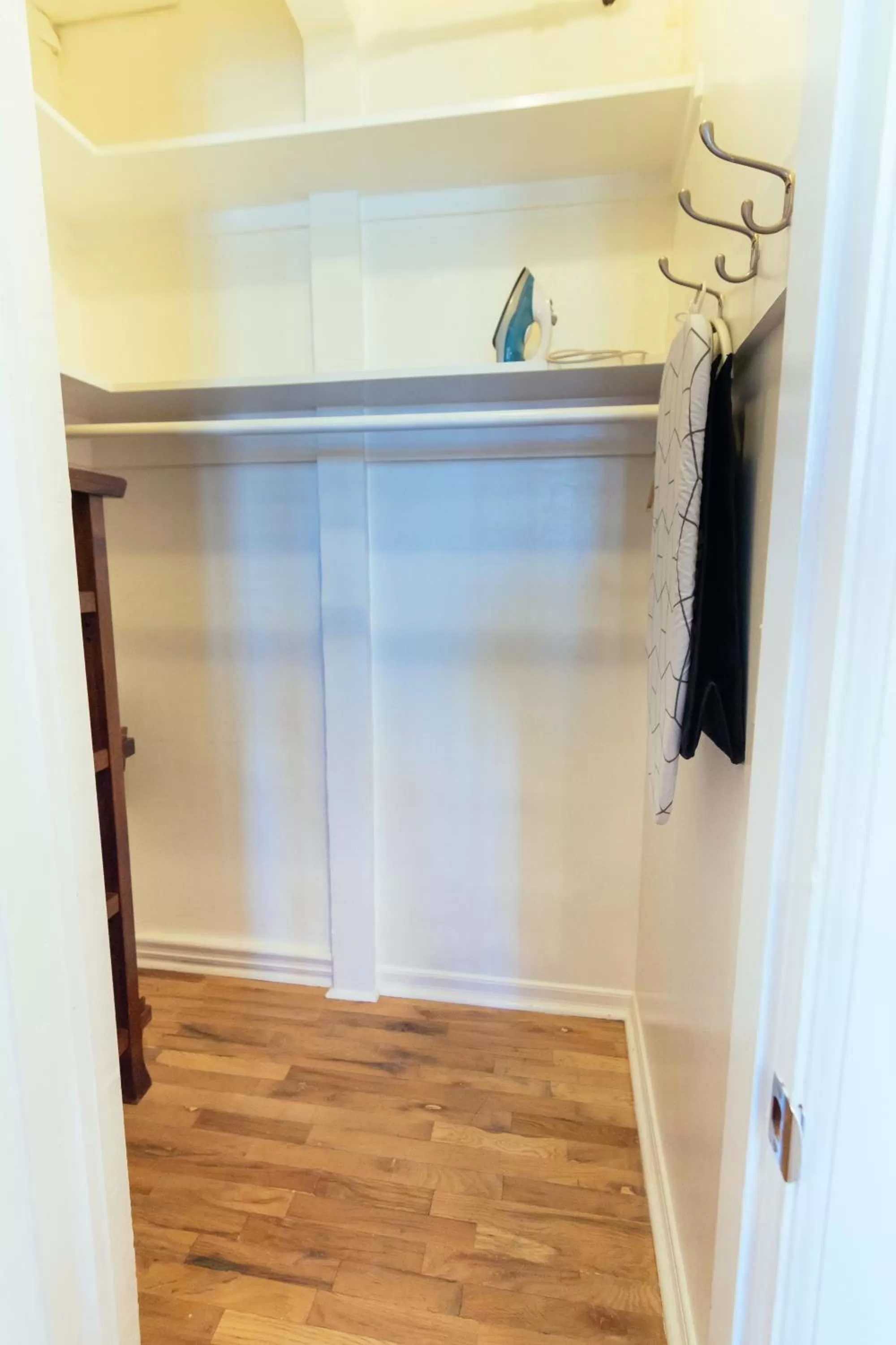 wardrobe in Broadlind Hotel