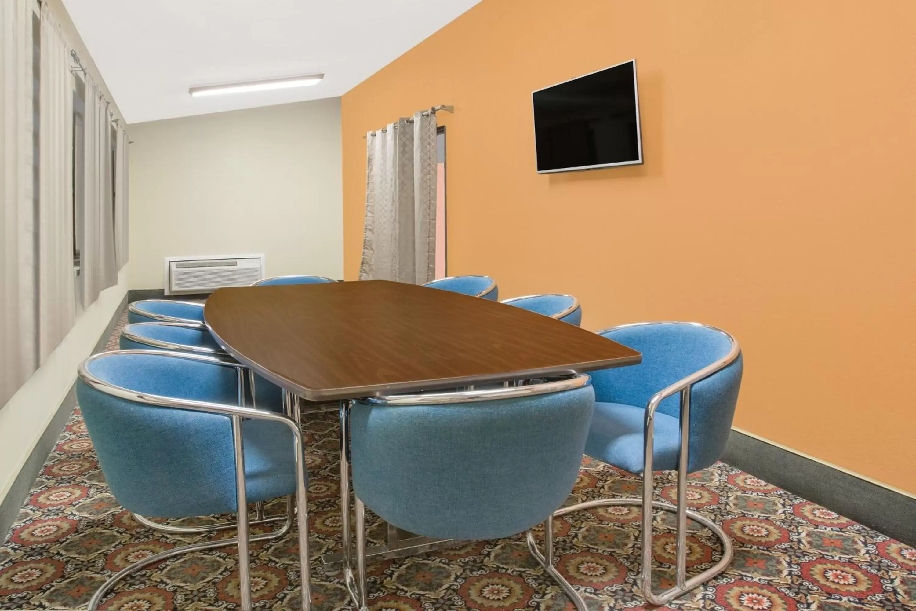 Meeting/conference room, Dining Area in Days Inn & Suites by Wyndham Red Rock-Gallup