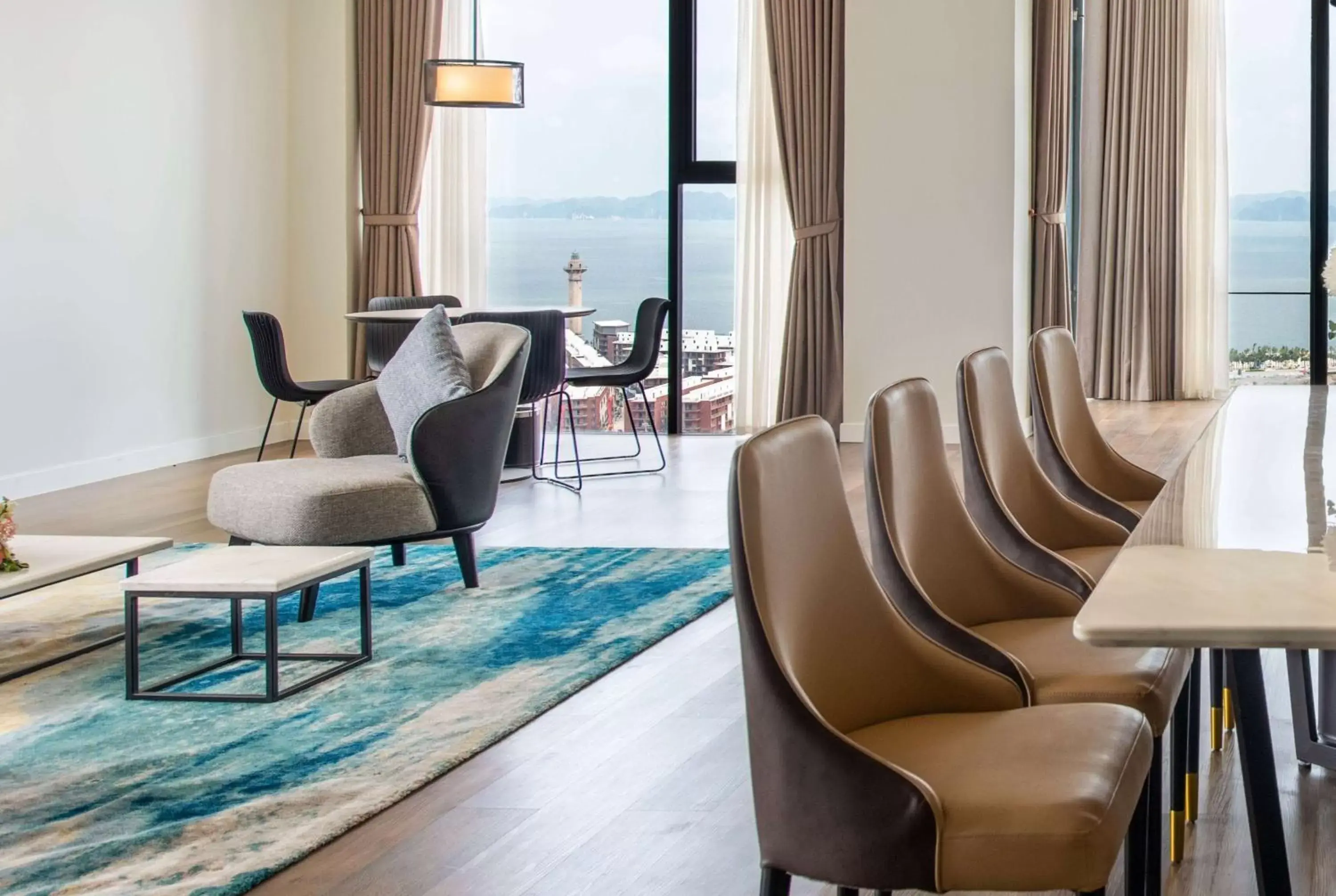 Photo of the whole room, Seating Area in Hotel Sol Halong, Trademark Collection by Wyndham
