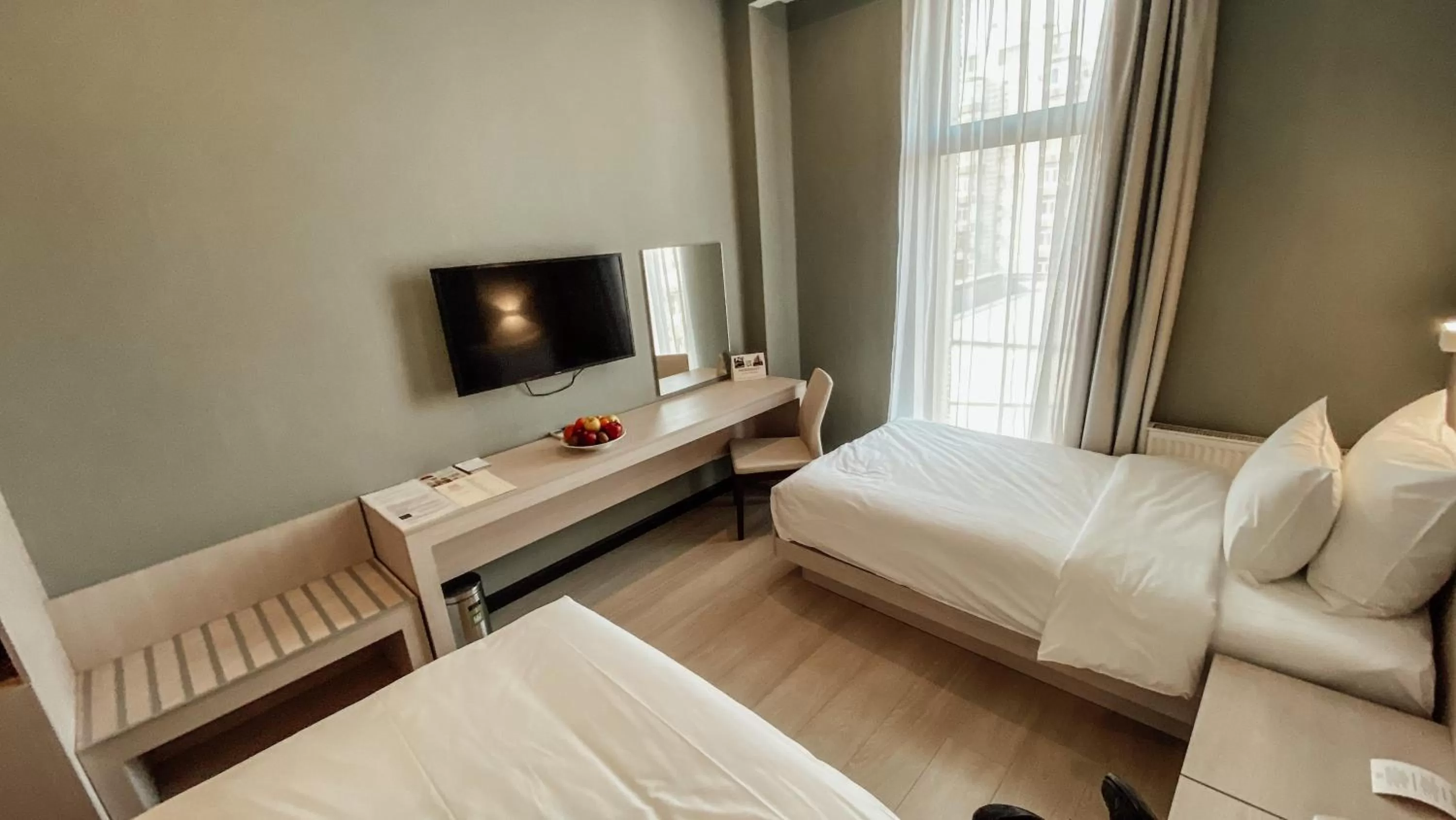 Photo of the whole room, Bed in Resident City Hotel