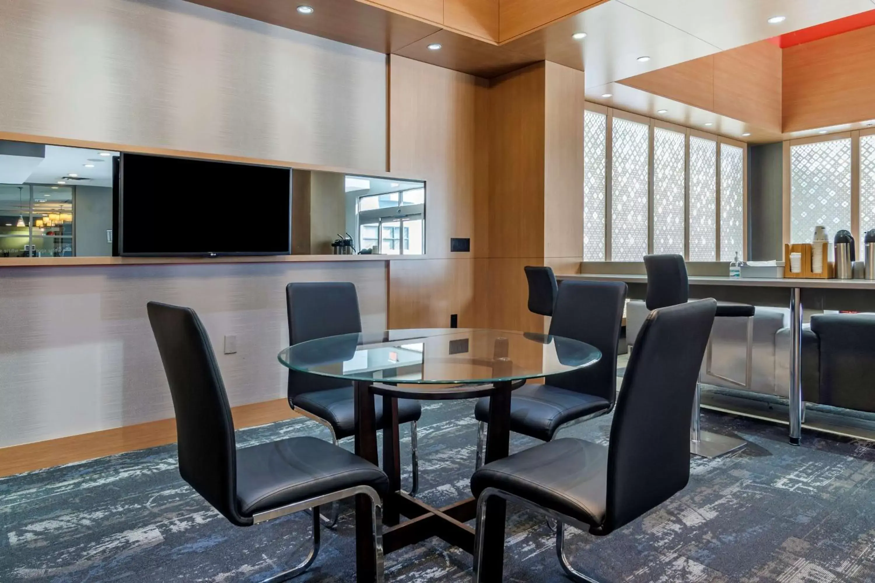 Lobby or reception in Best Western Plus Vancouver Airport Hotel Lobby or reception in Best Western Plus Vancouver Airport Hotel