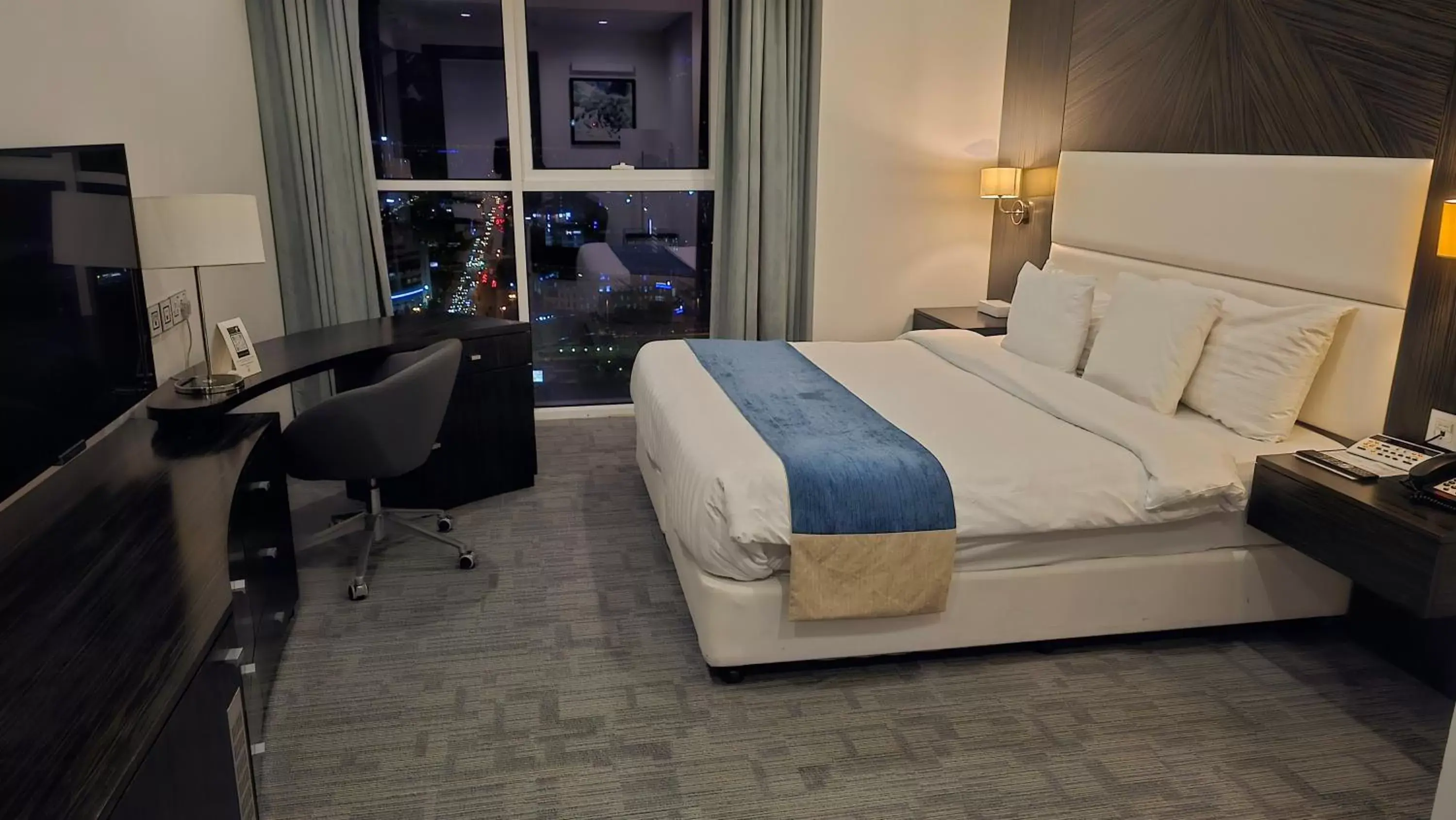 Deluxe Double Room in S Hotel Bahrain Deluxe Double Room in S Hotel Bahrain