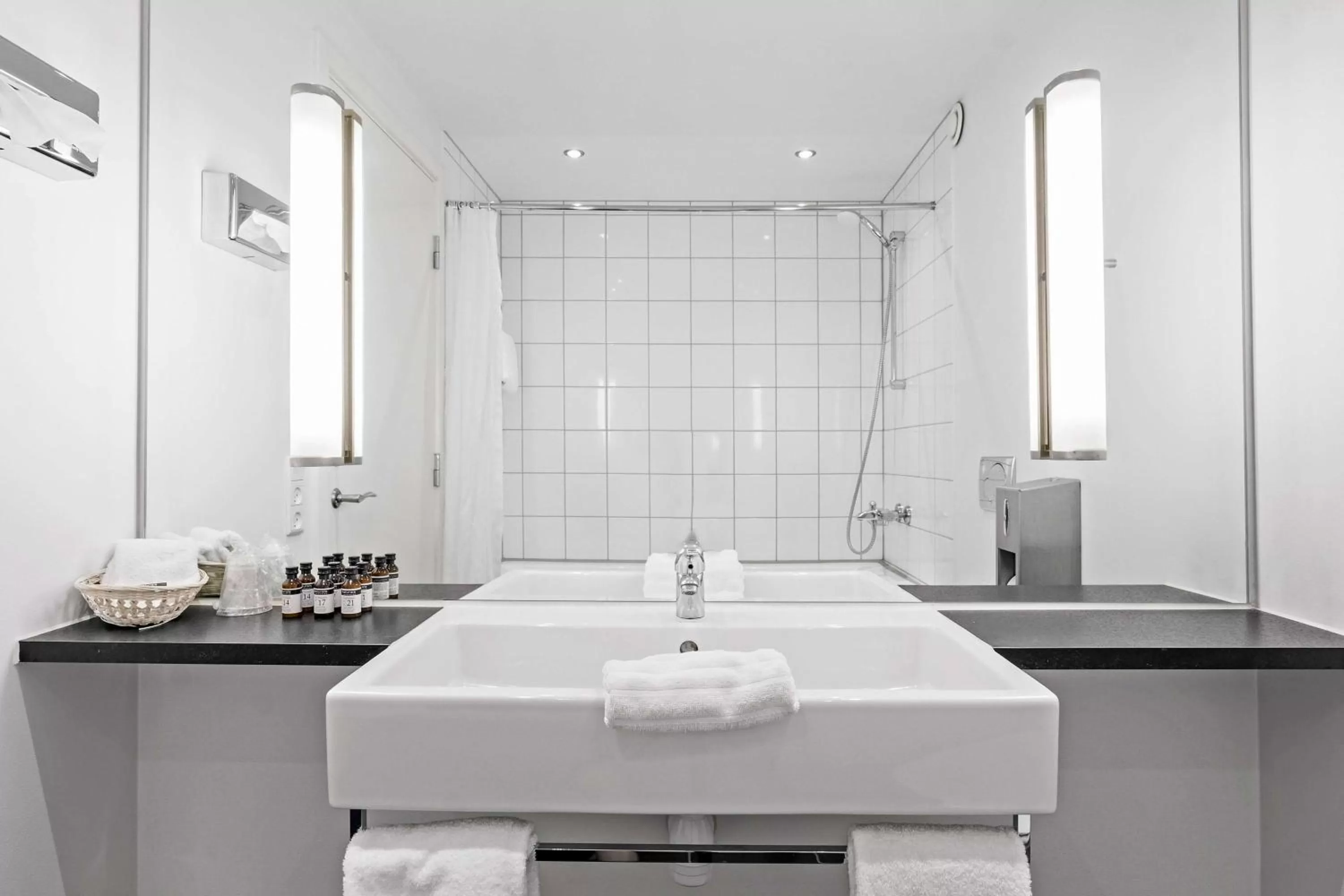 Bathroom in Best Western ToRVEhallerne