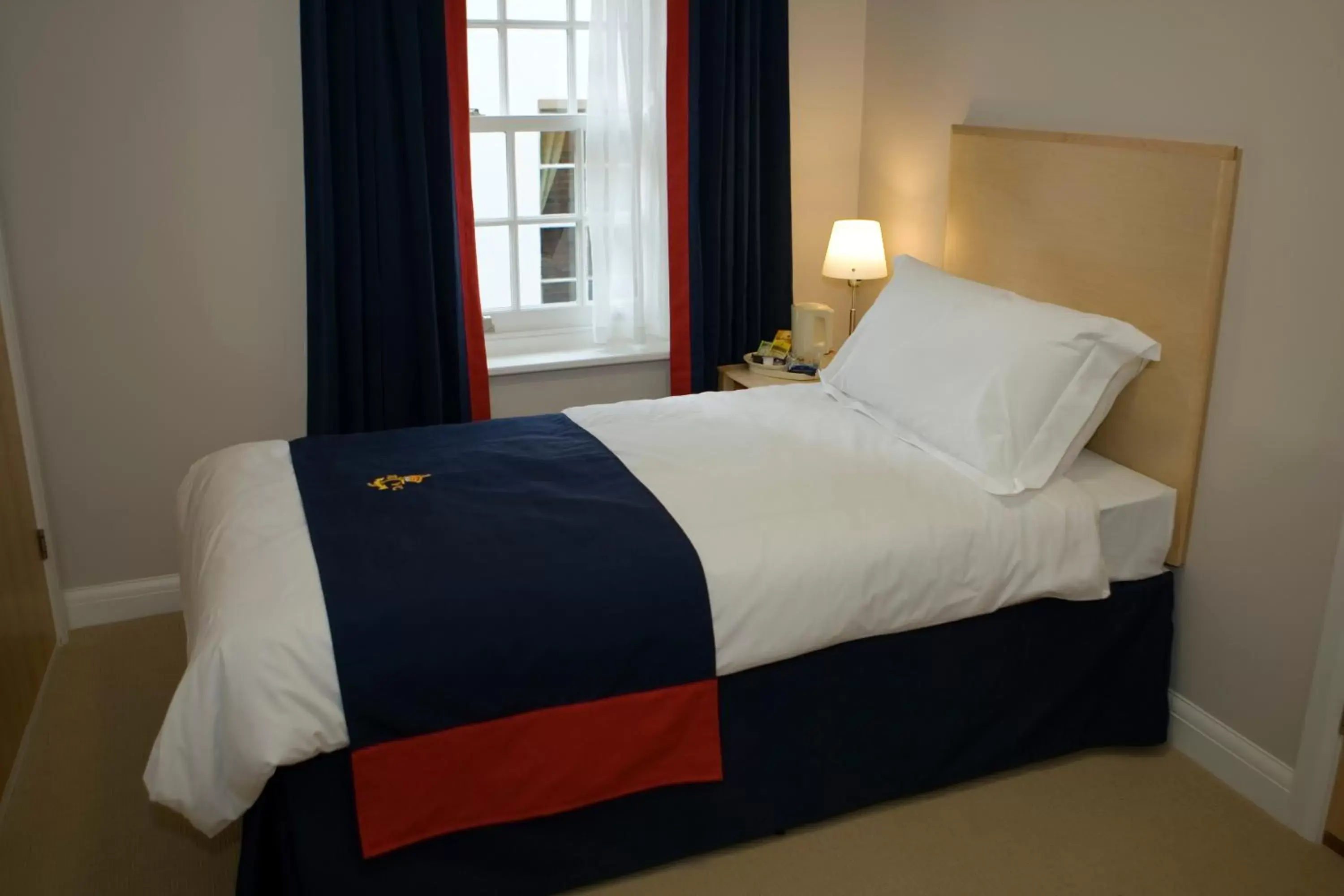 Bedroom, Bed in Royal Southern Yacht Club