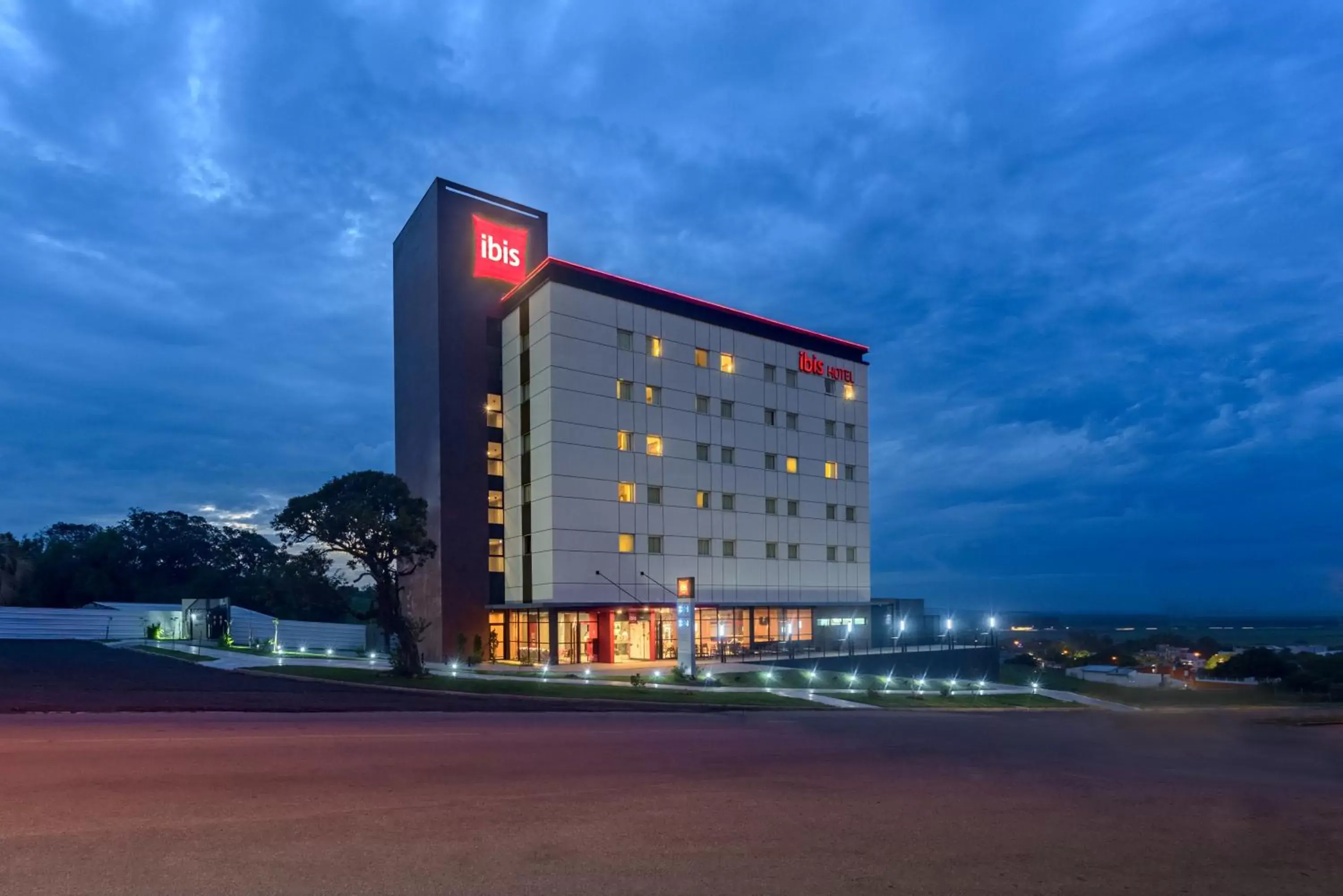 Facade/entrance, Property Building in ibis Guaiba