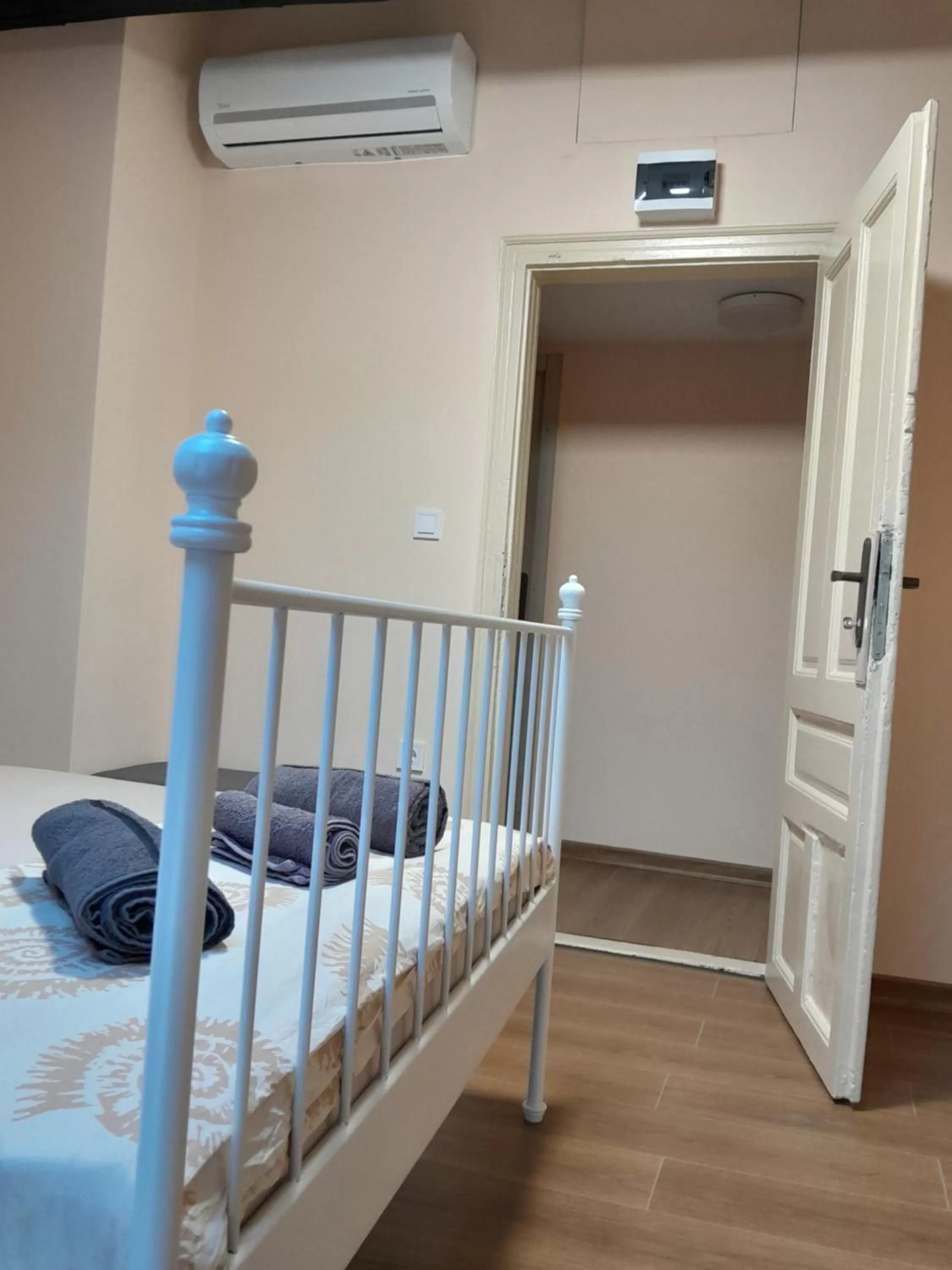Bed in HANCHO SevenUps - KAPANA Plovdiv Center