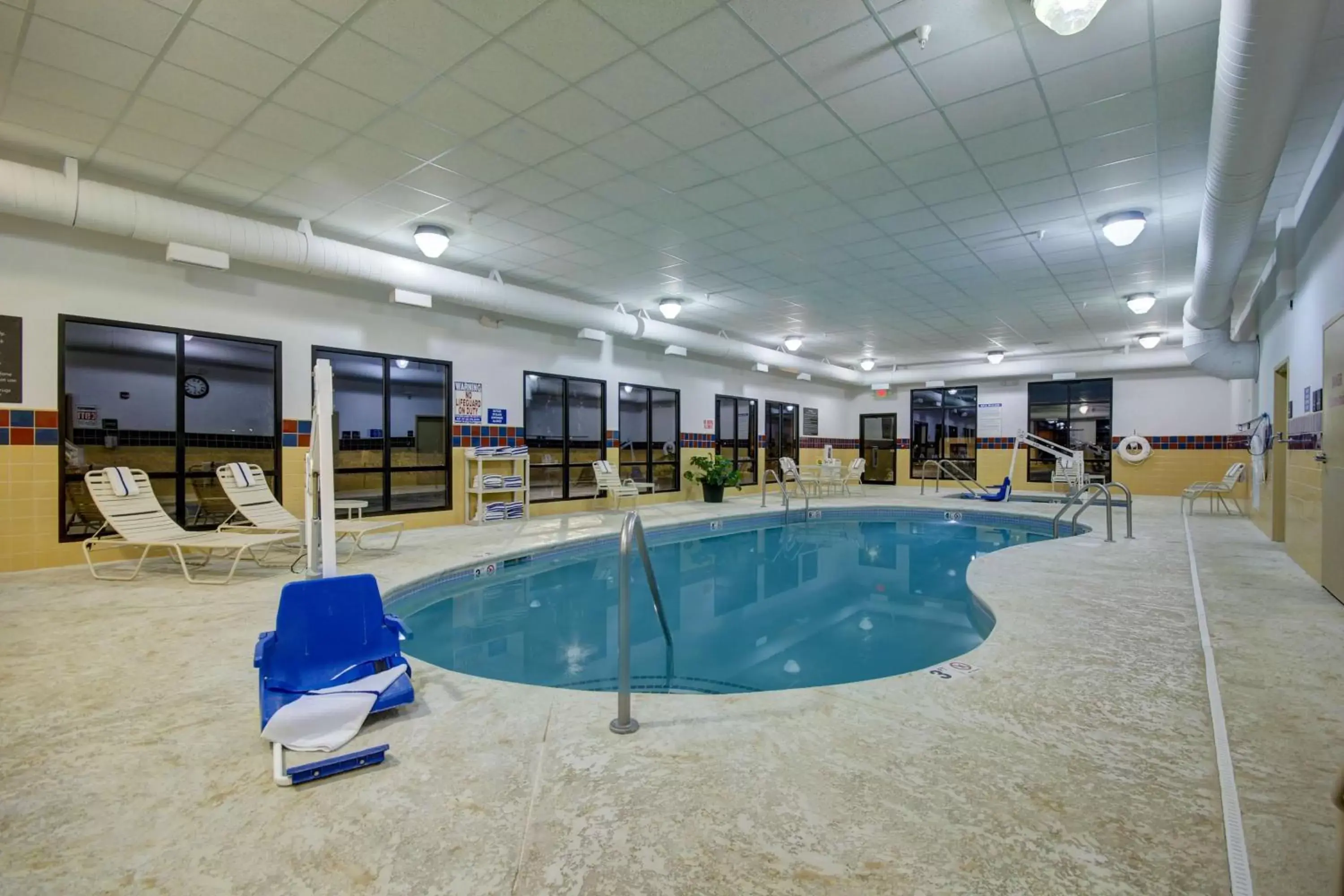 Pool view, Swimming Pool in Hampton Inn and Suites Alexandria