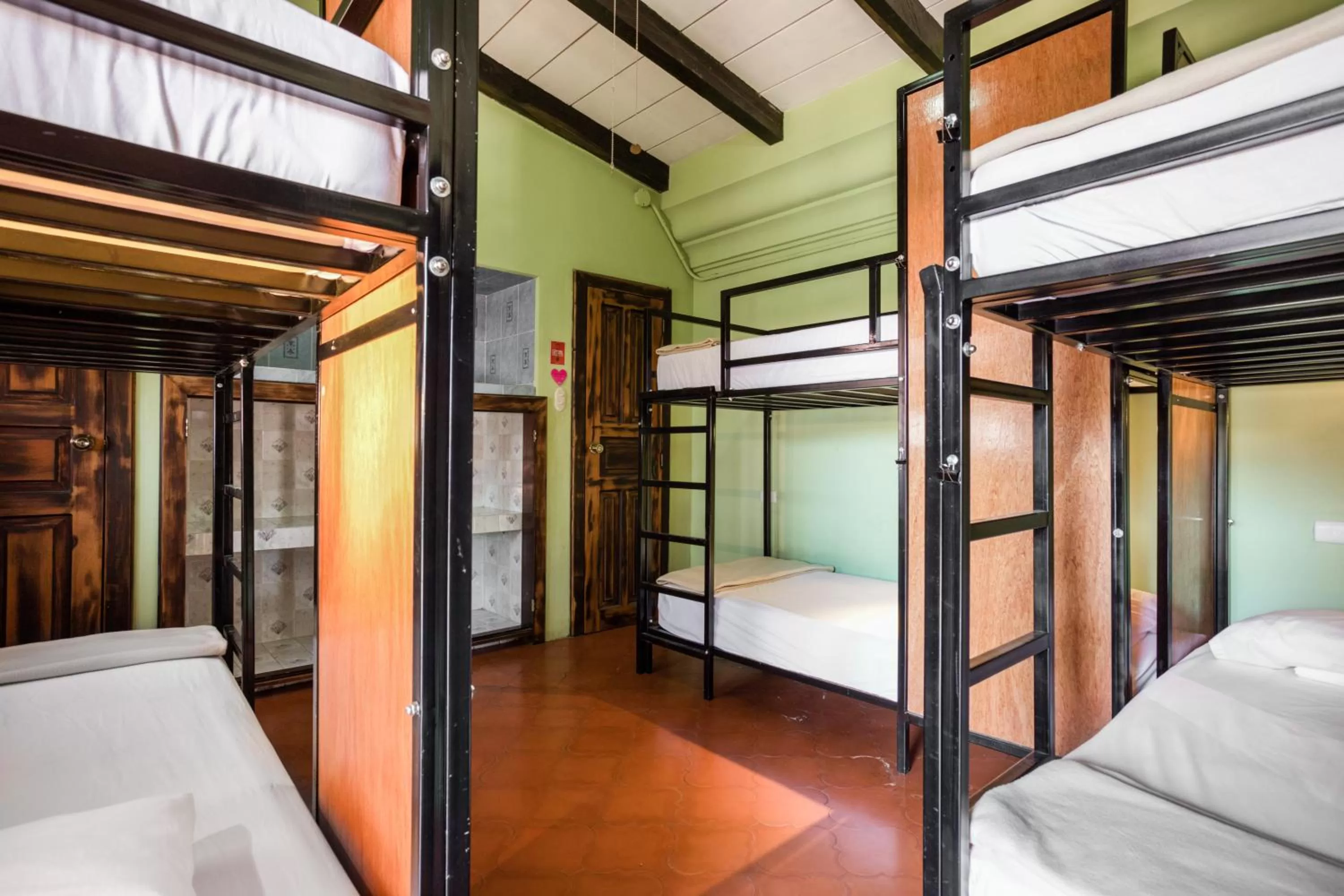 Bed in 6-Bed Female Dormitory Room in Socialtel Antigua