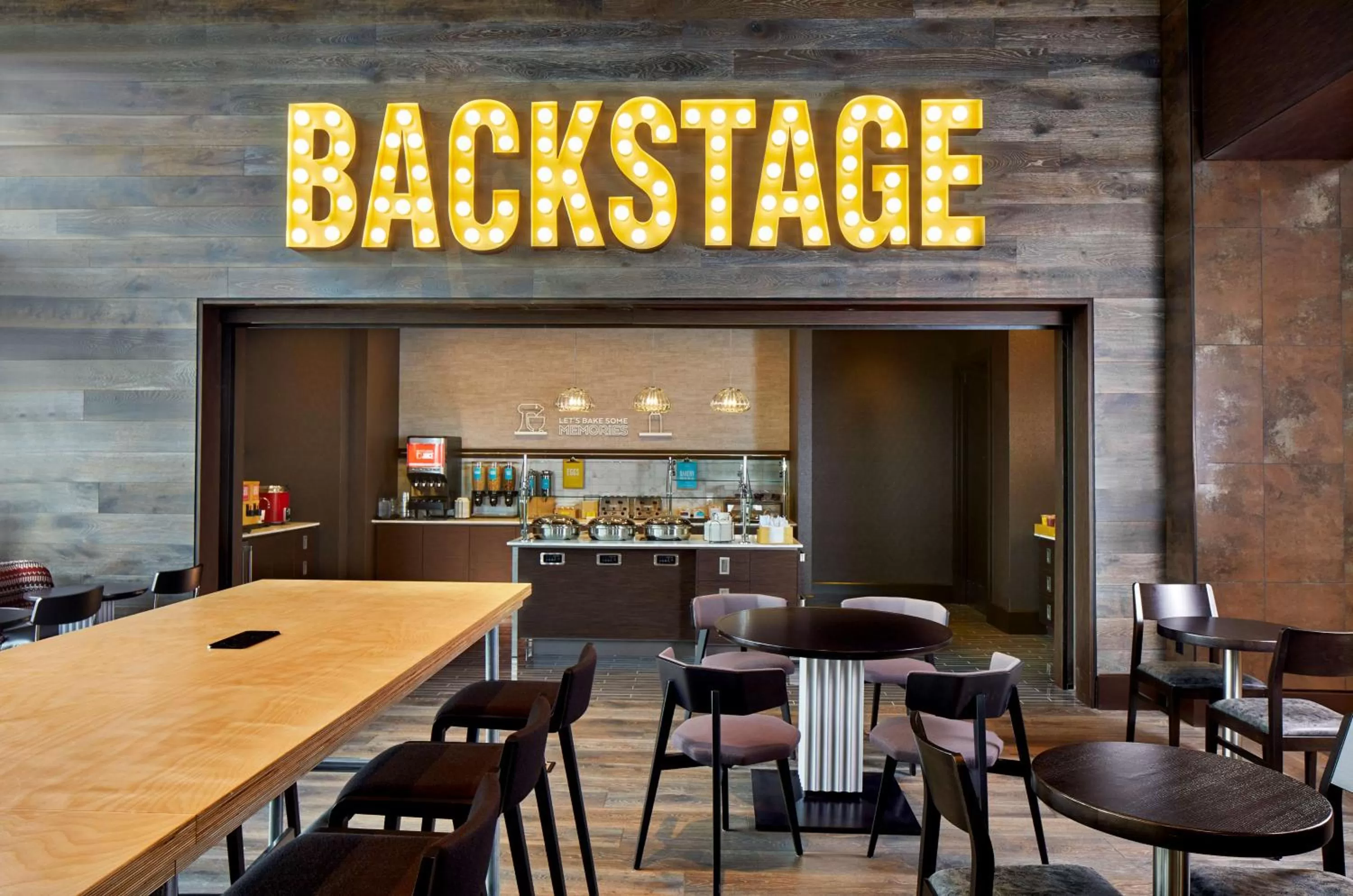 Breakfast in Hampton Inn & Suites Atlanta-Midtown, Ga