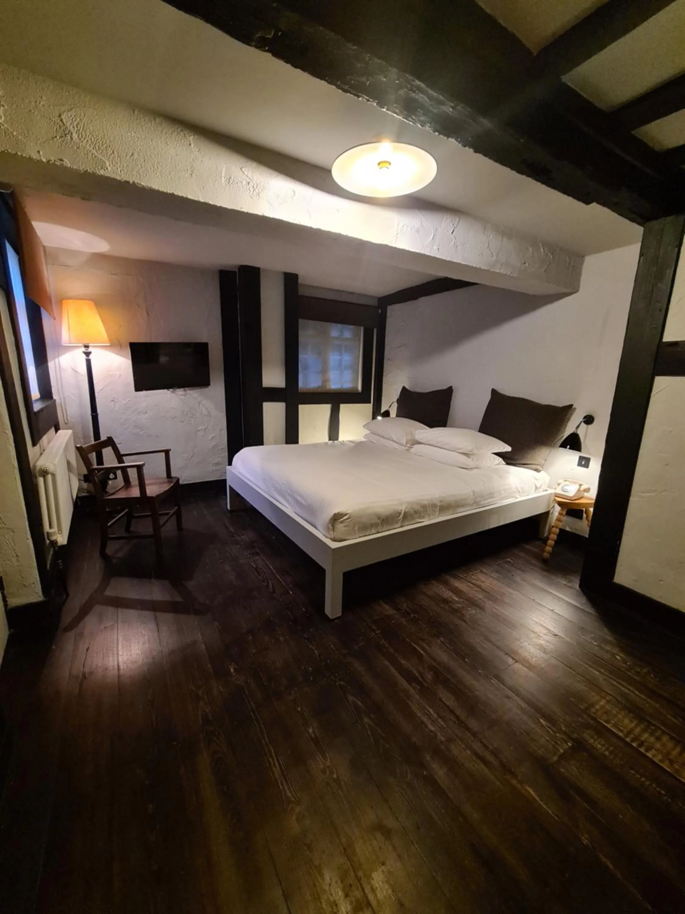 Photo of the whole room, Bed in The Crown