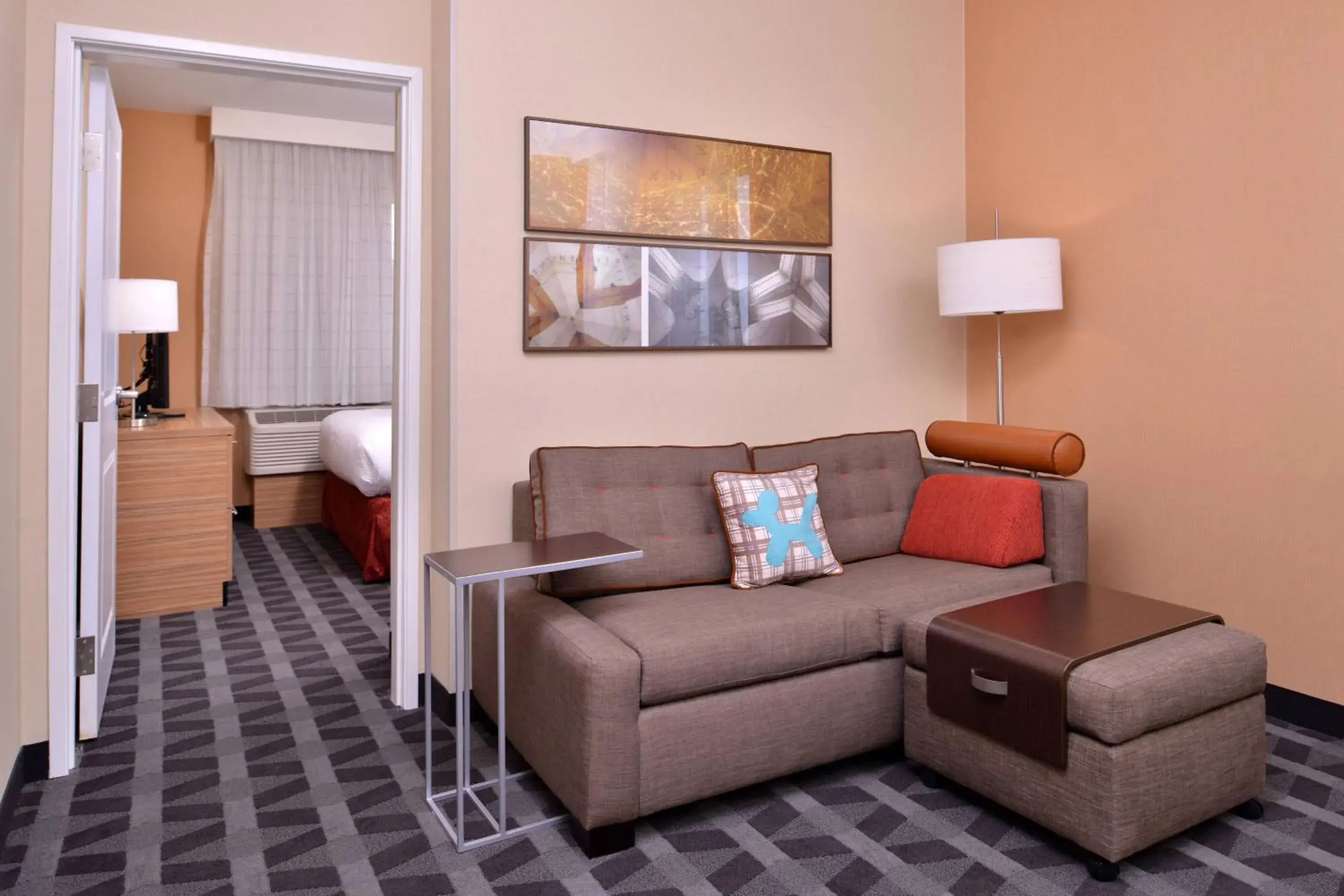 Living room, Seating Area in TownePlace Suites by Marriott St. Louis Chesterfield