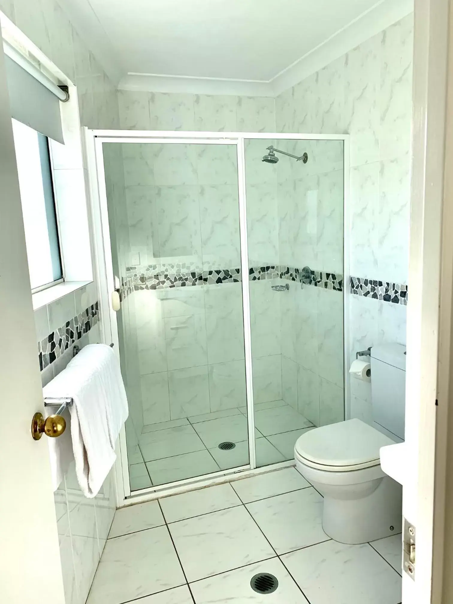 Shower, Bathroom in Pelican Cove Apartments