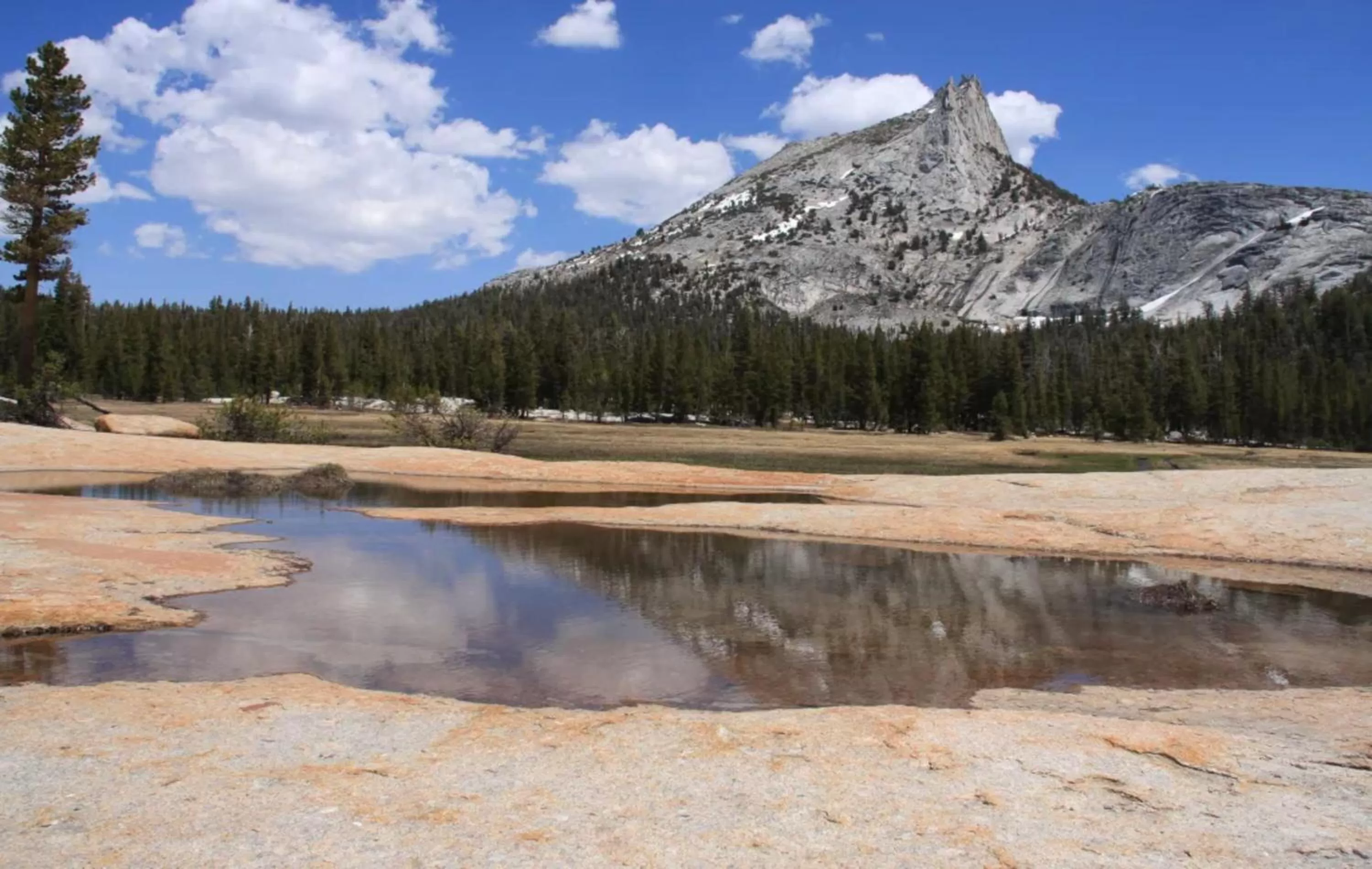 Nearby landmark in Empeiria High Sierra Hotel