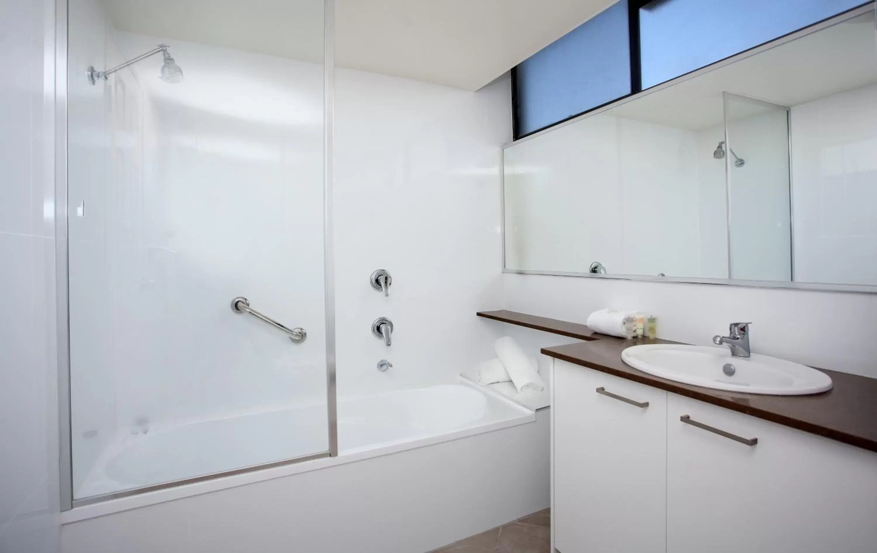 Shower, Bathroom in Gemini Resort