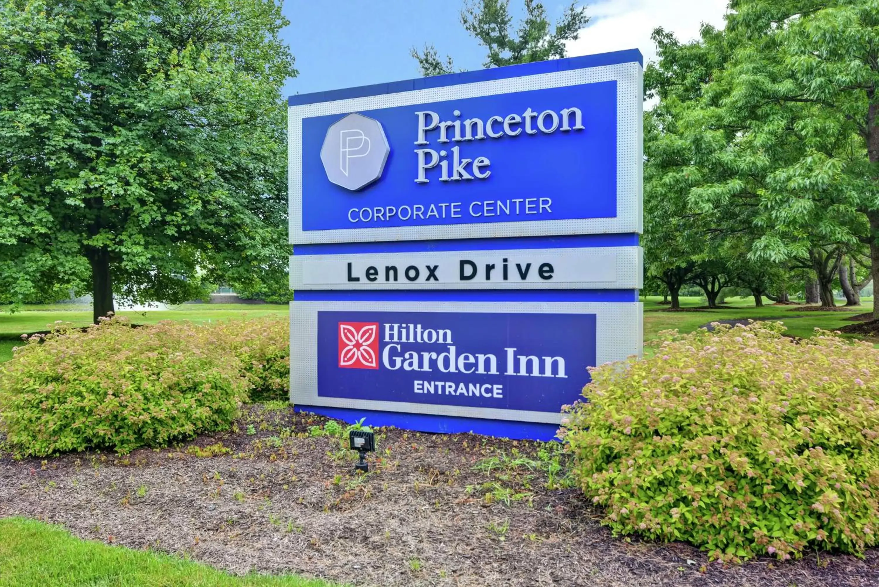 Property building in Hilton Garden Inn Princeton Lawrenceville