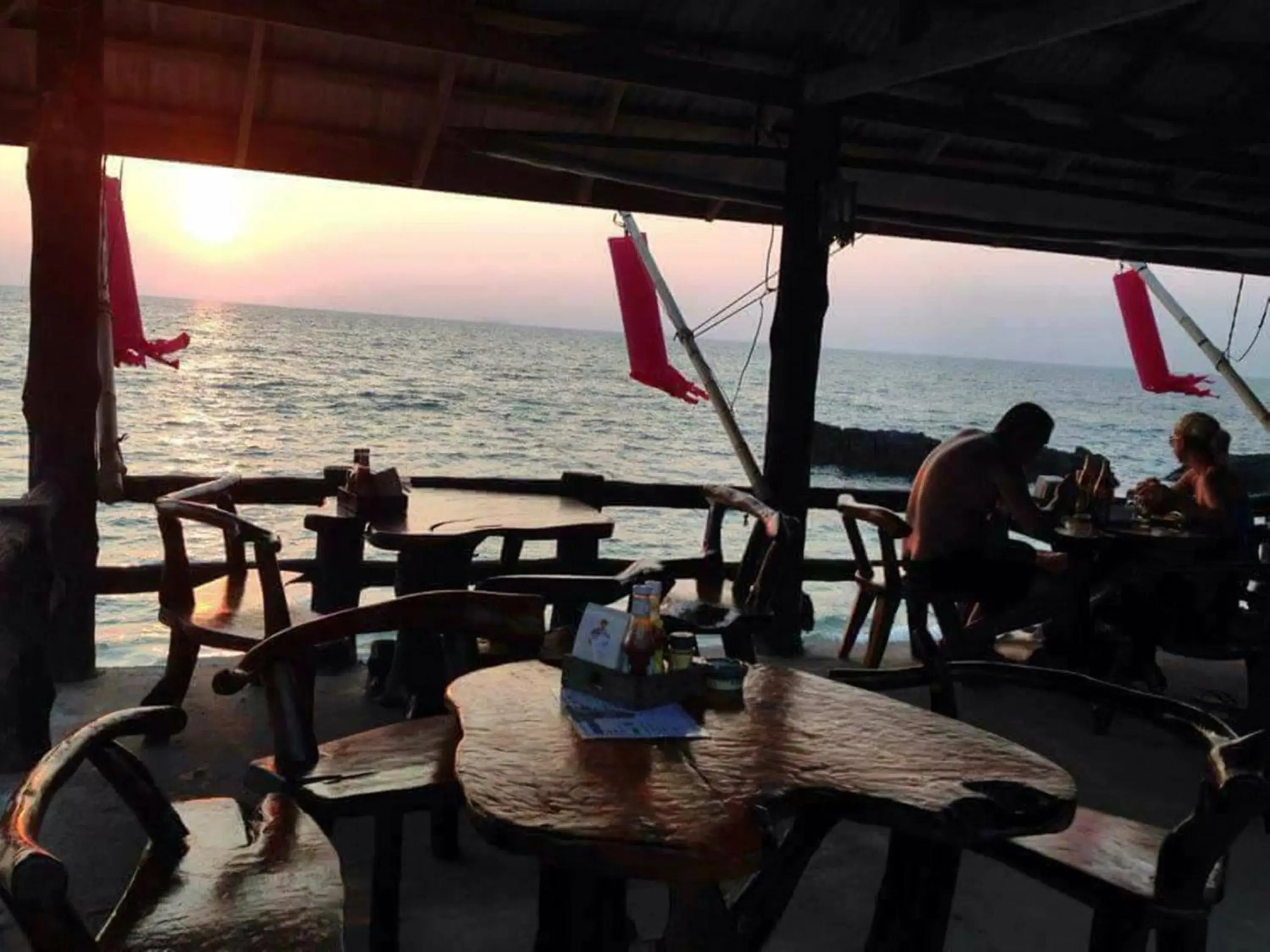 Restaurant/Places to Eat in Lanta New Beach Bungalows - SHA Plus