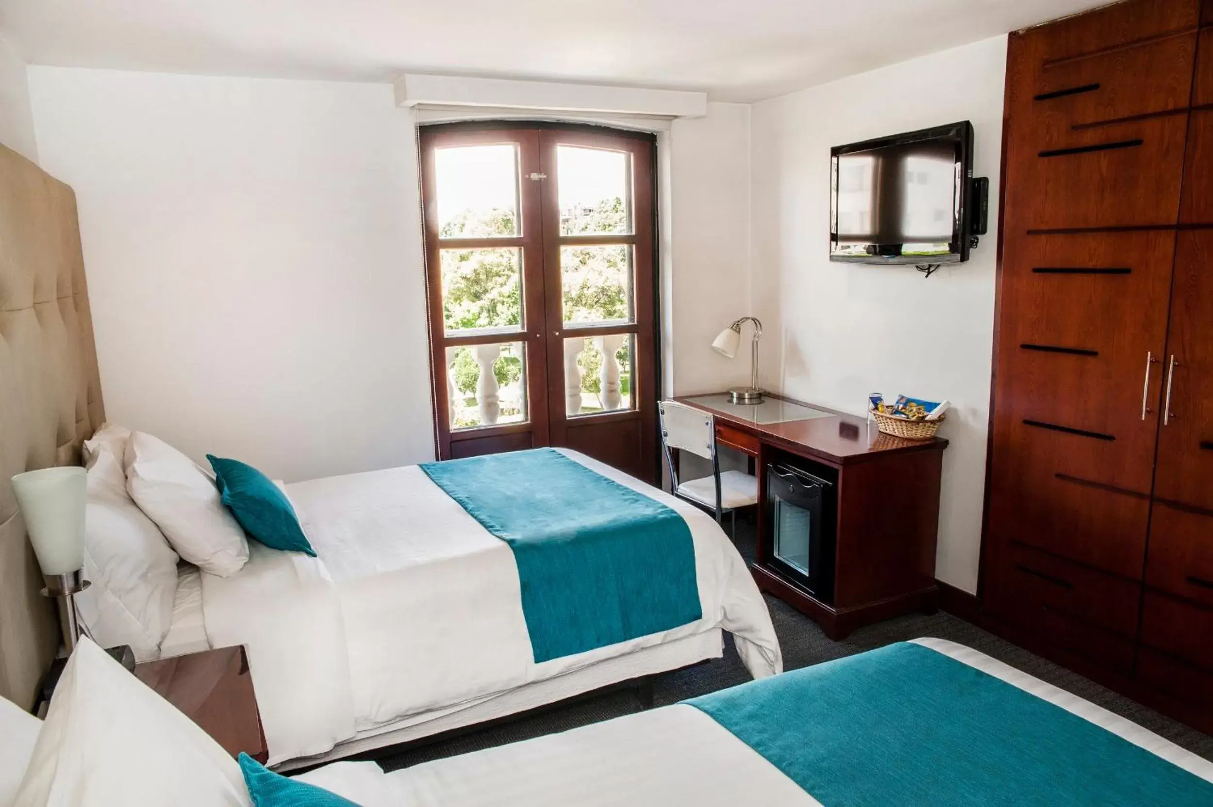 Photo of the whole room, Bed in Hotel Virrey Park Photo of the whole room, Bed in Hotel Virrey Park