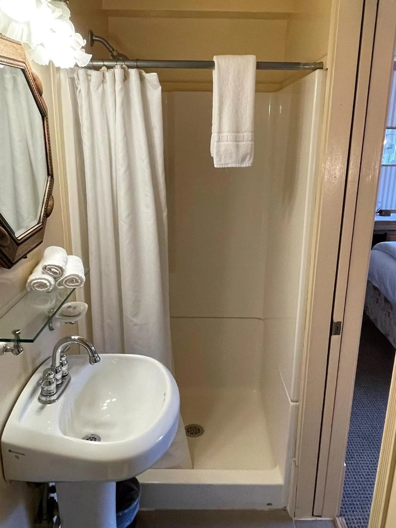 Bathroom in Orcas Hotel