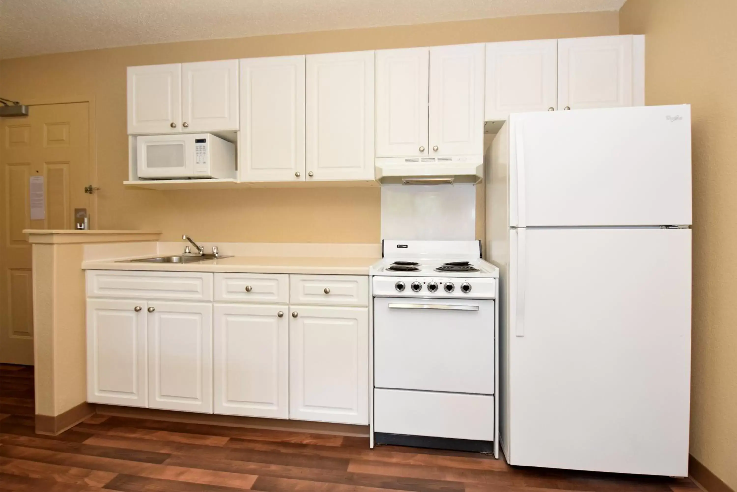 Kitchen or kitchenette, Kitchen/Kitchenette in Extended Stay America Suites - San Jose - Edenvale - South