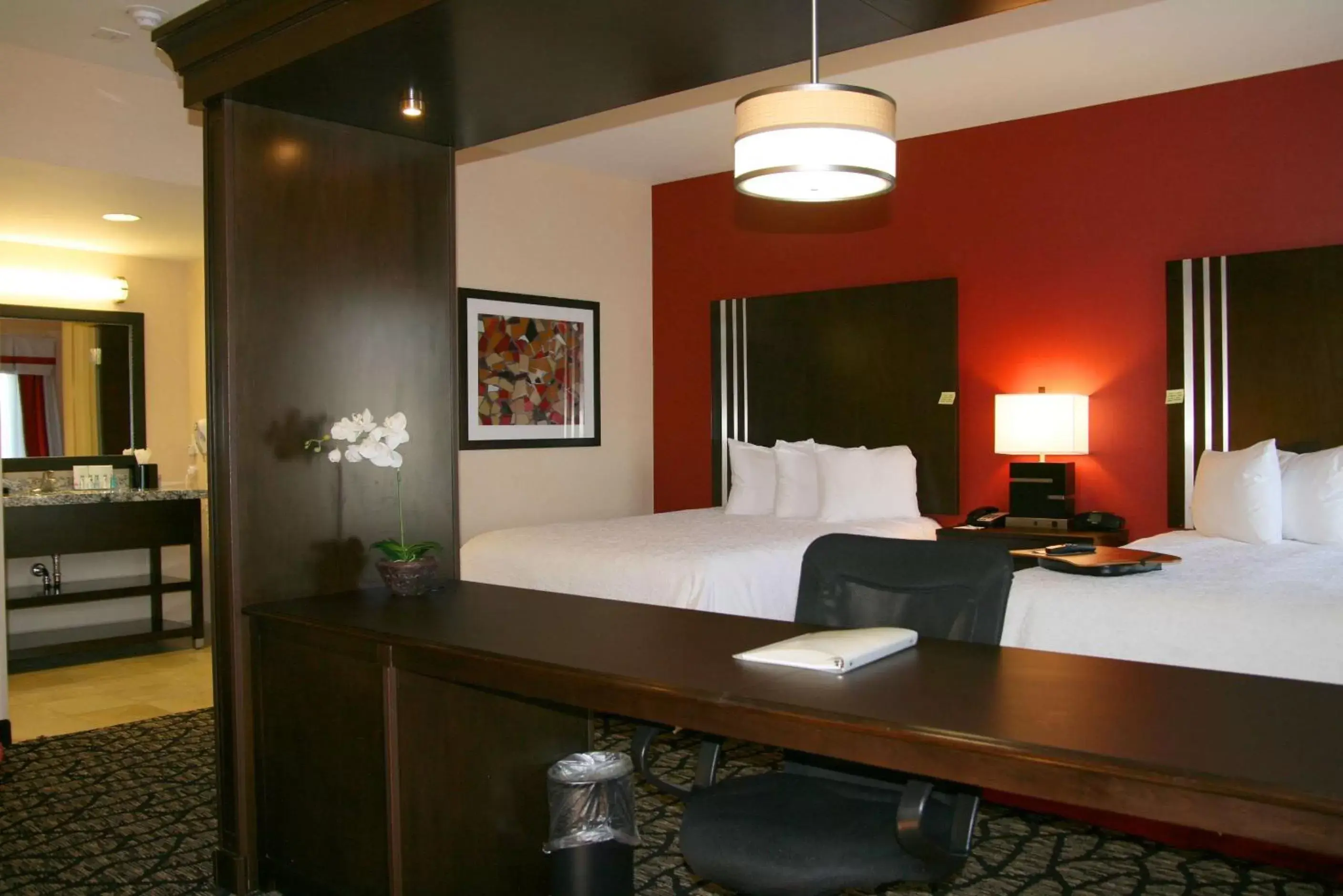 Bed in Hampton Inn & Suites Salt Lake City-University/Foothill Drive