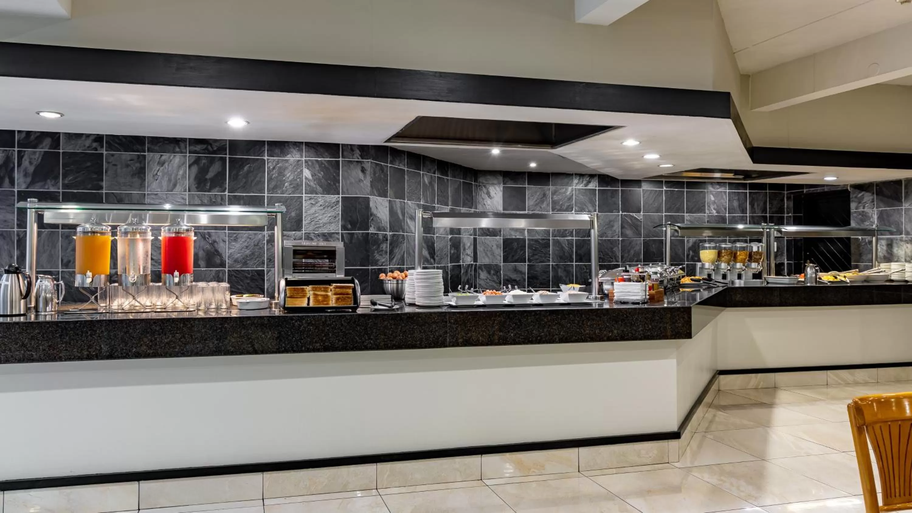 Restaurant/places to eat in African Sky Newcastle Inn