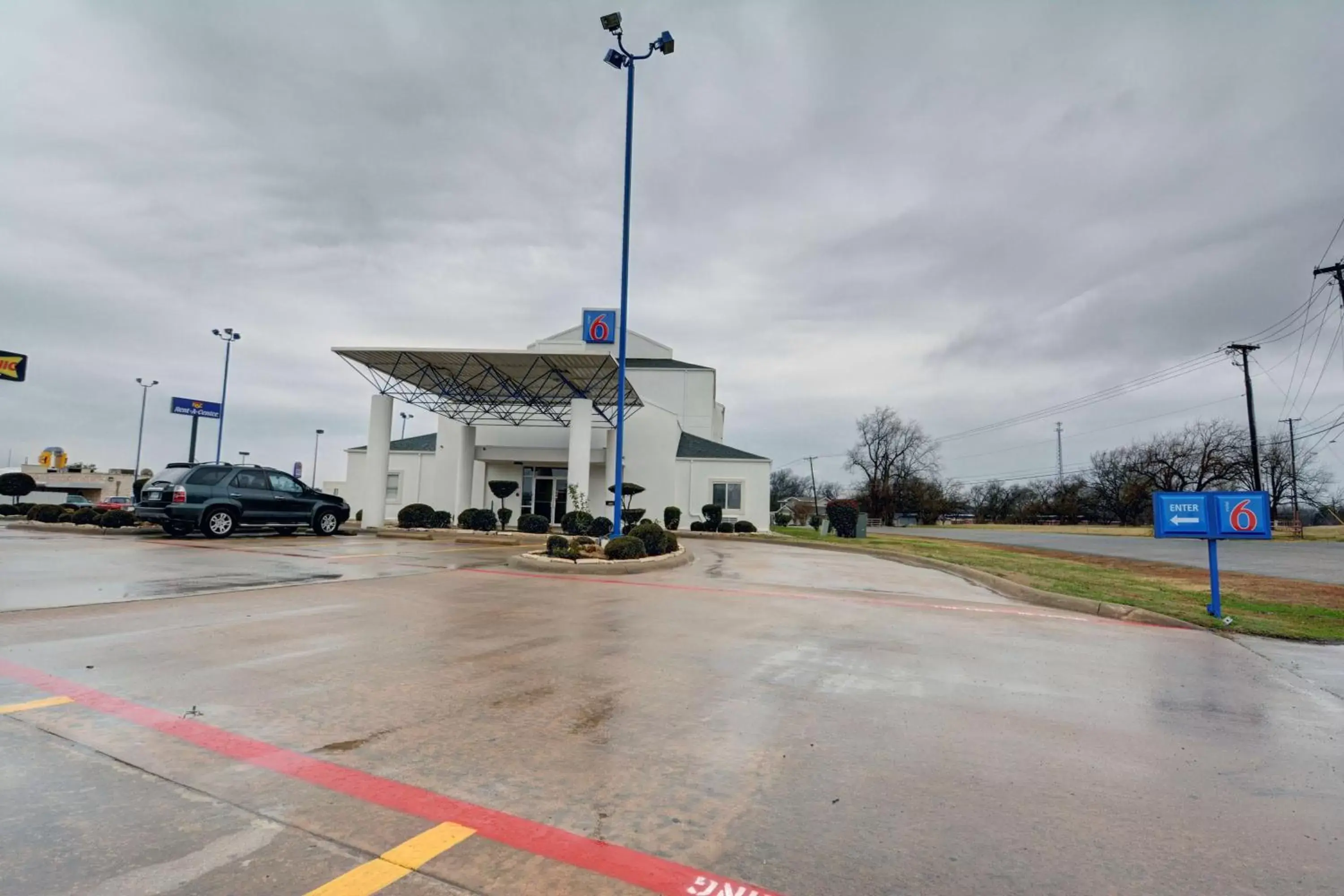 Property building, Facade/Entrance in Motel 6-Denison, TX
