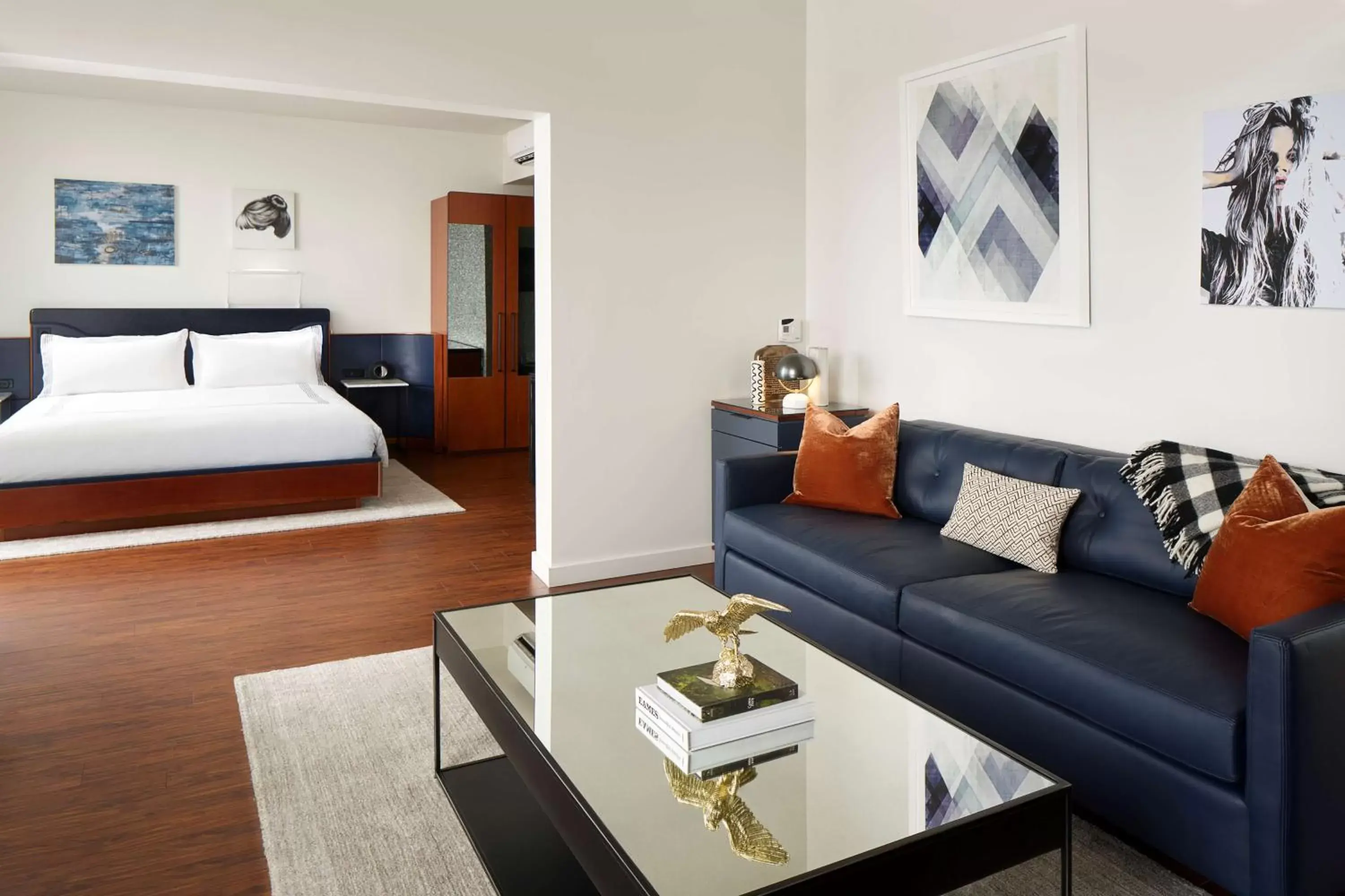 Studio Suite with Water View in Thompson Seattle, by Hyatt Studio Suite with Water View in Thompson Seattle, by Hyatt