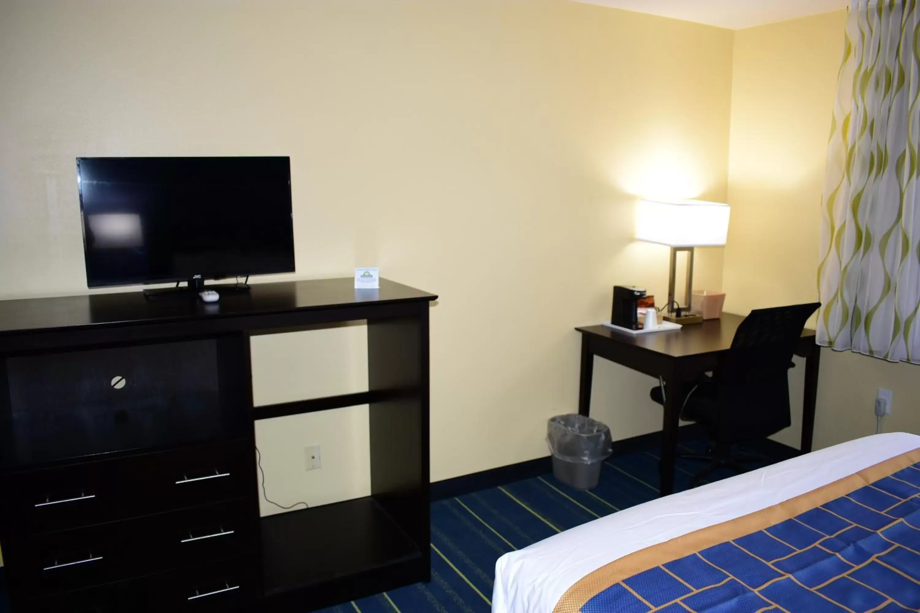 Bed in Days Inn by Wyndham Augusta Bed in Days Inn by Wyndham Augusta