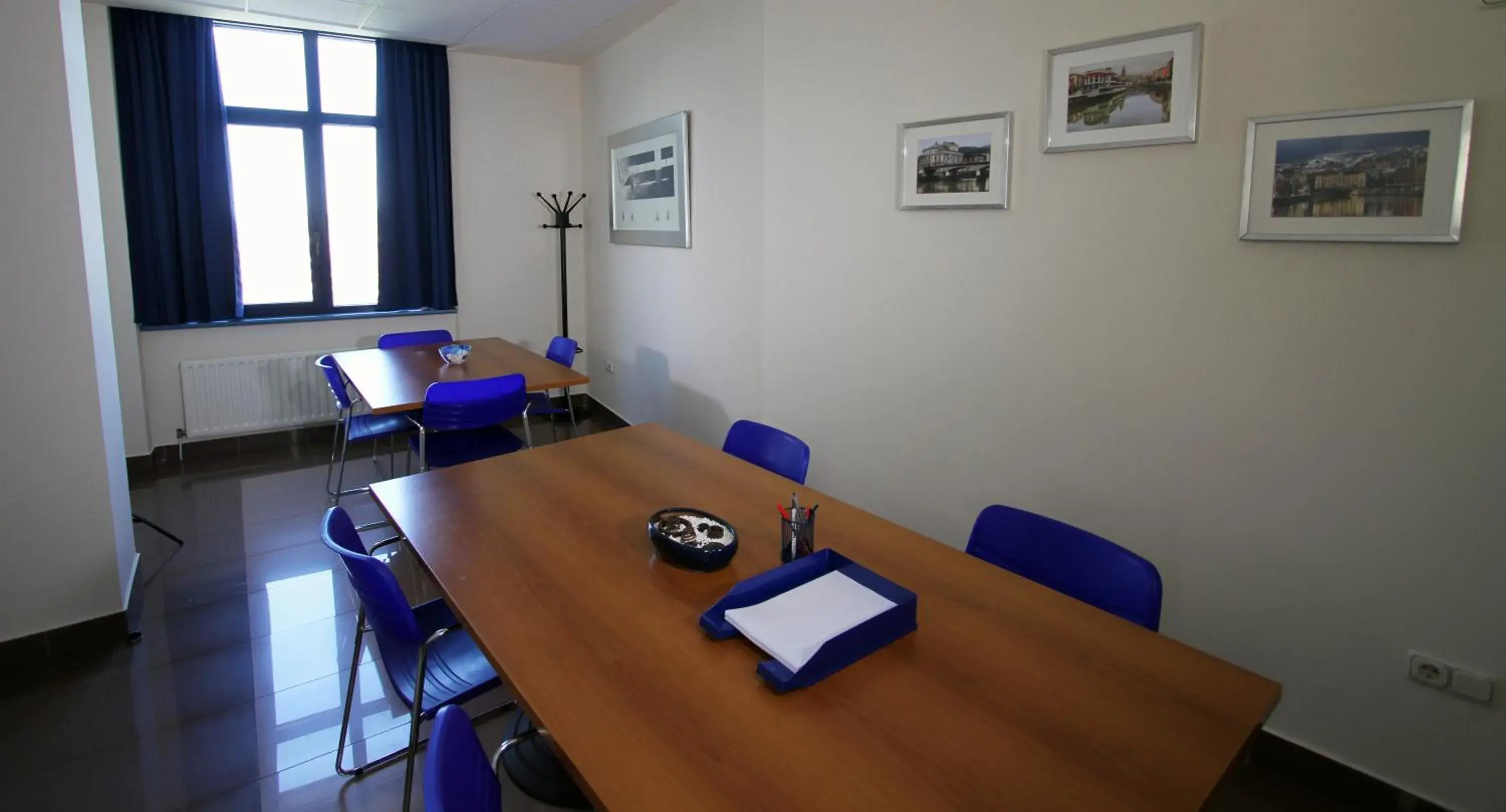 Meeting/conference room in Bilbao Hostel