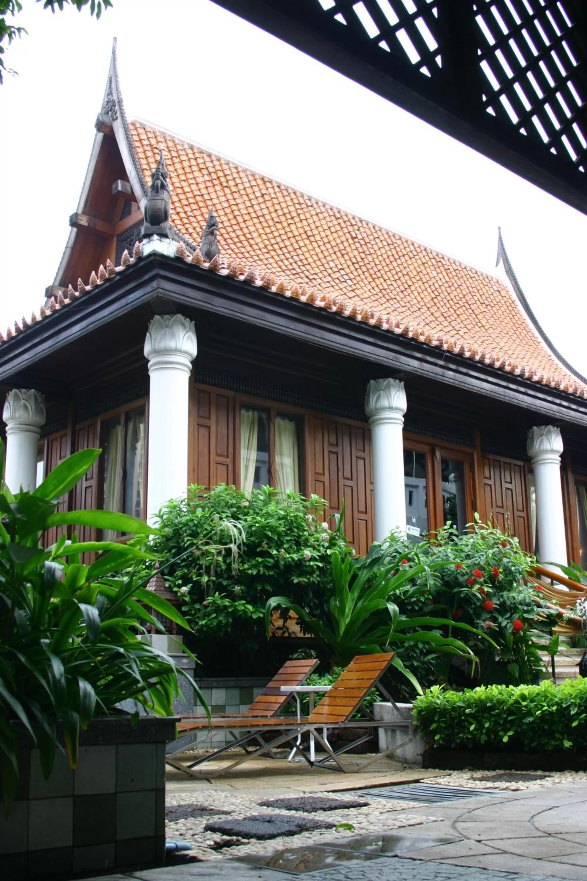 Garden in Indra Regent Hotel