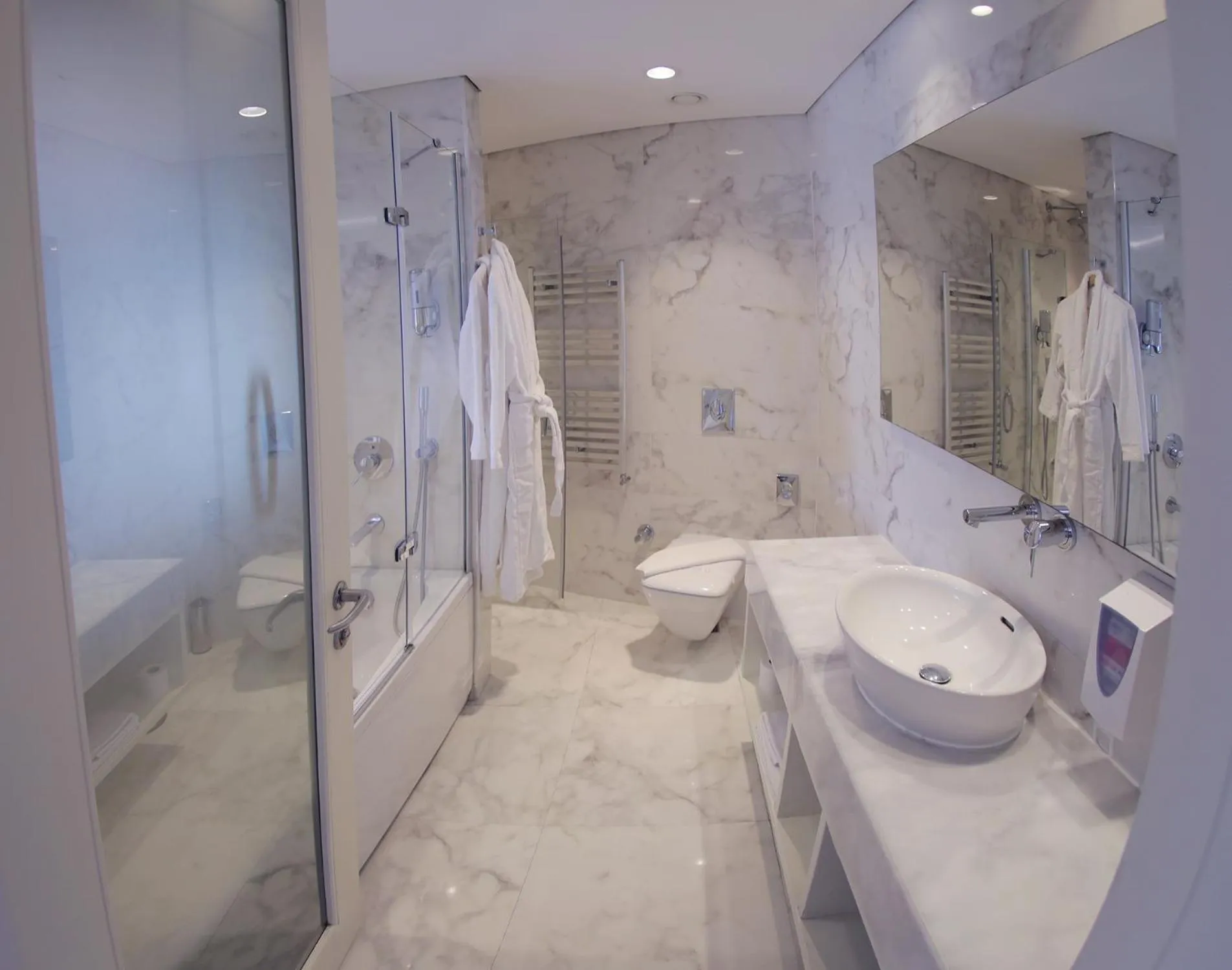 Shower in Hotel Morione & Spa Center