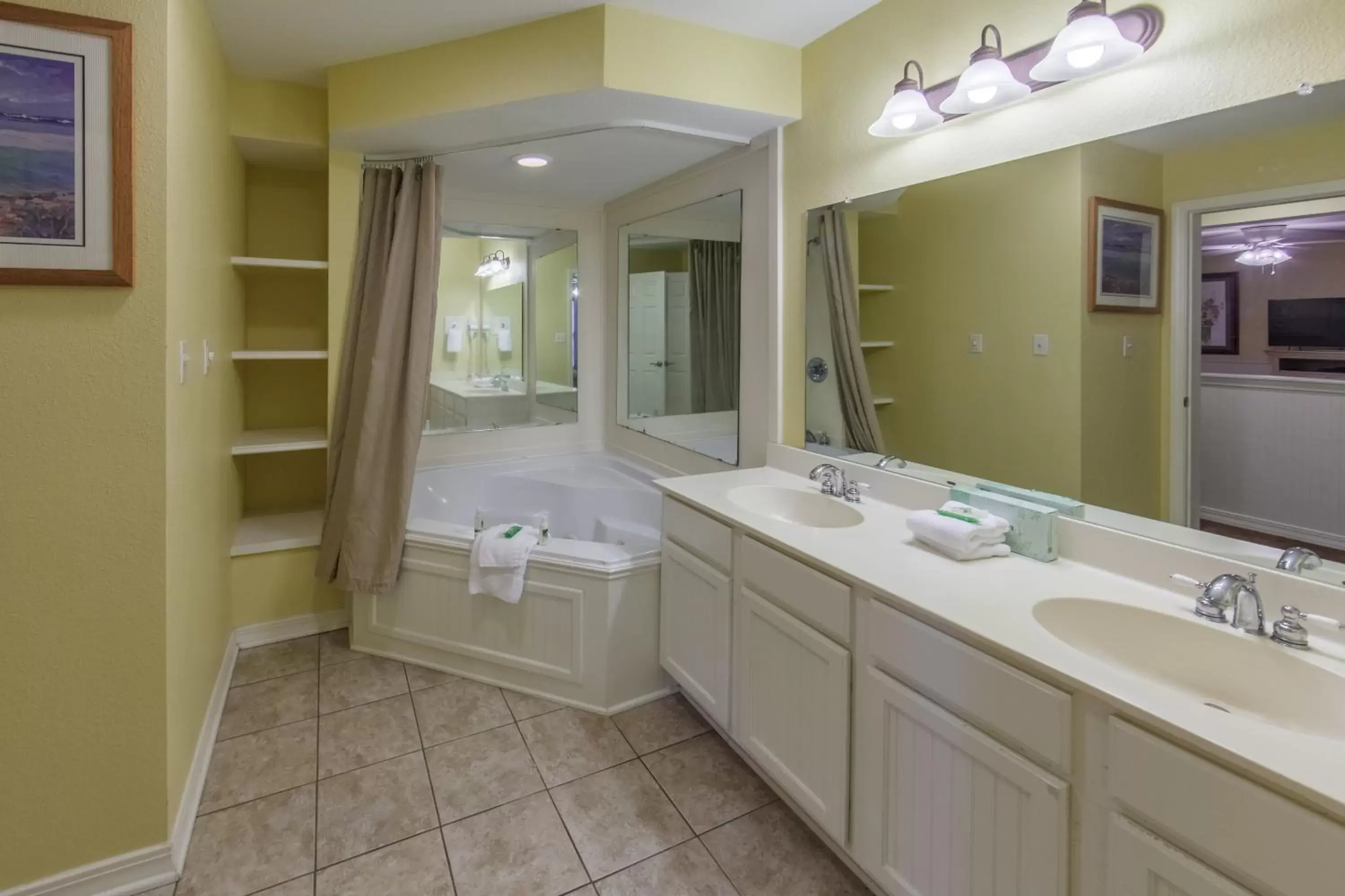 Bathroom in Holiday Inn Club Vacations Villages Resort at Lake Palestine