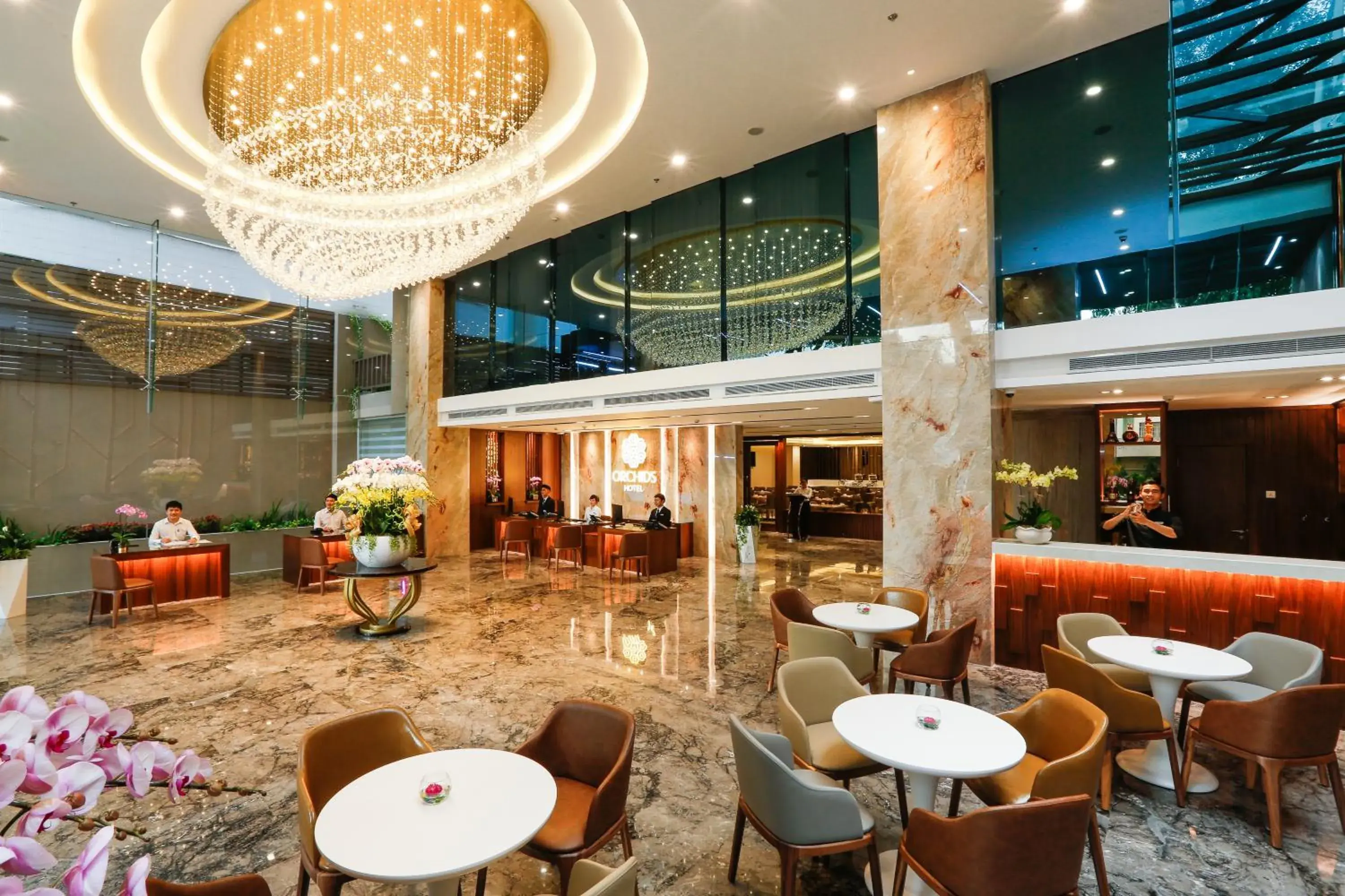 Lobby or reception, Restaurant/Places to Eat in Orchids Saigon Hotel