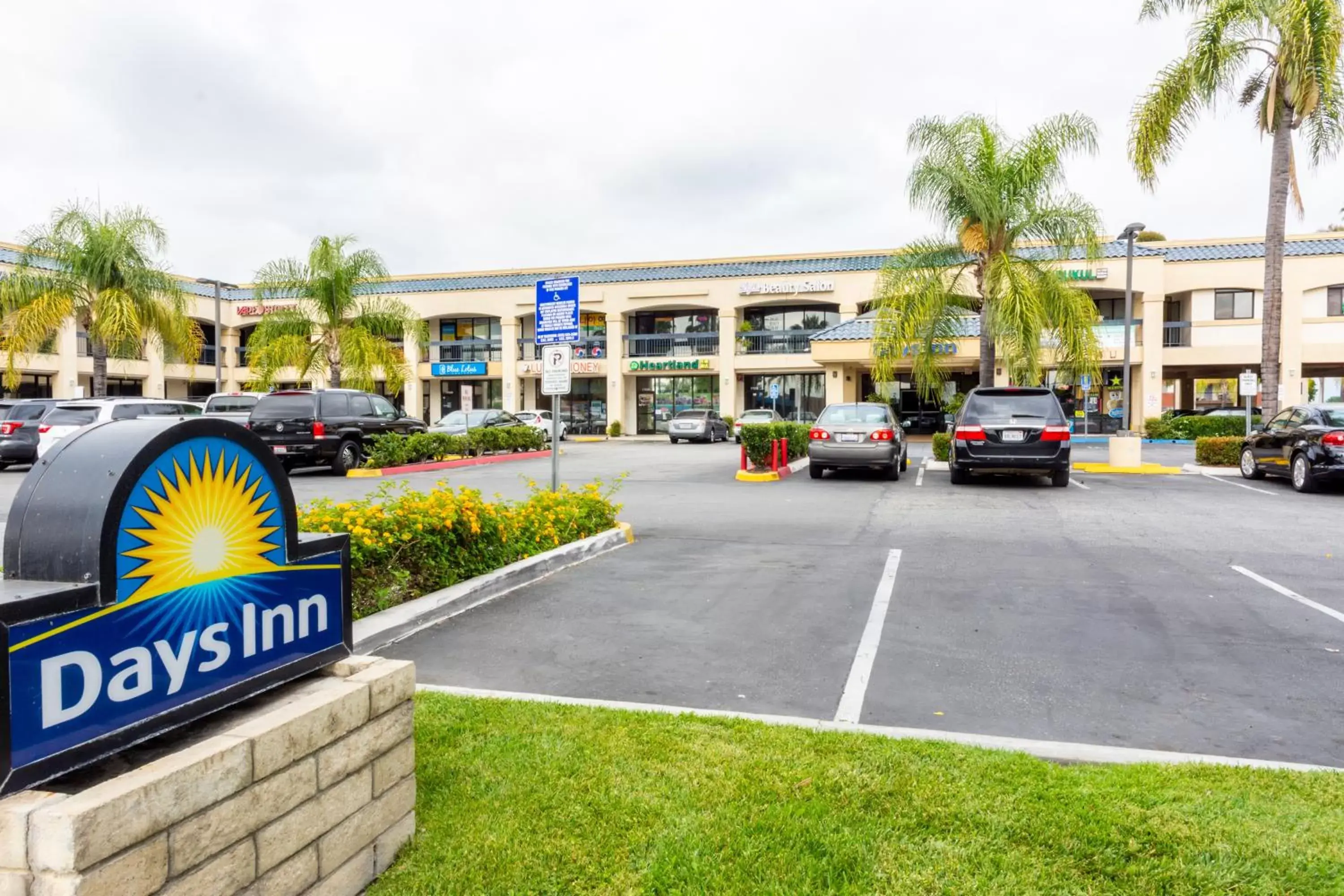 Property Building in Days Inn & Suites by Wyndham Artesia