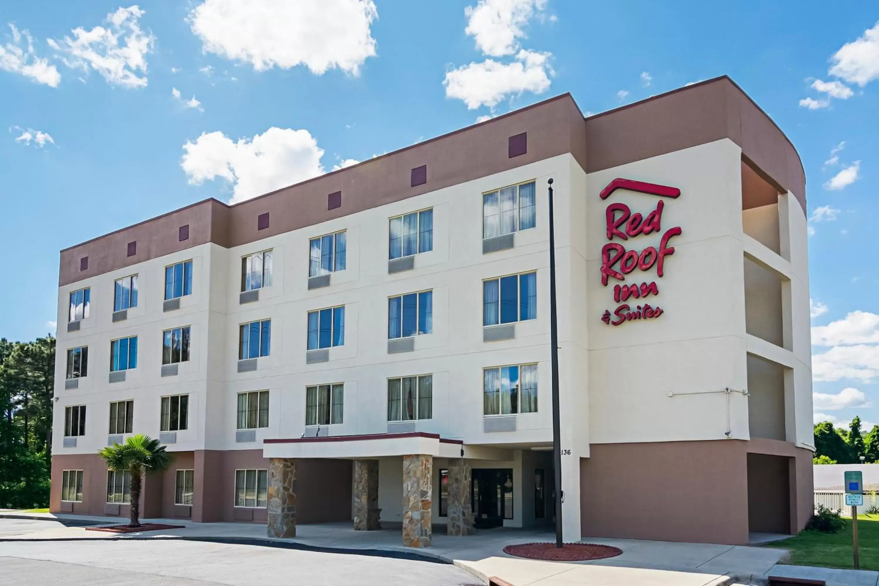 Property Building in Red Roof Inn & Suites Fayetteville-Fort Bragg