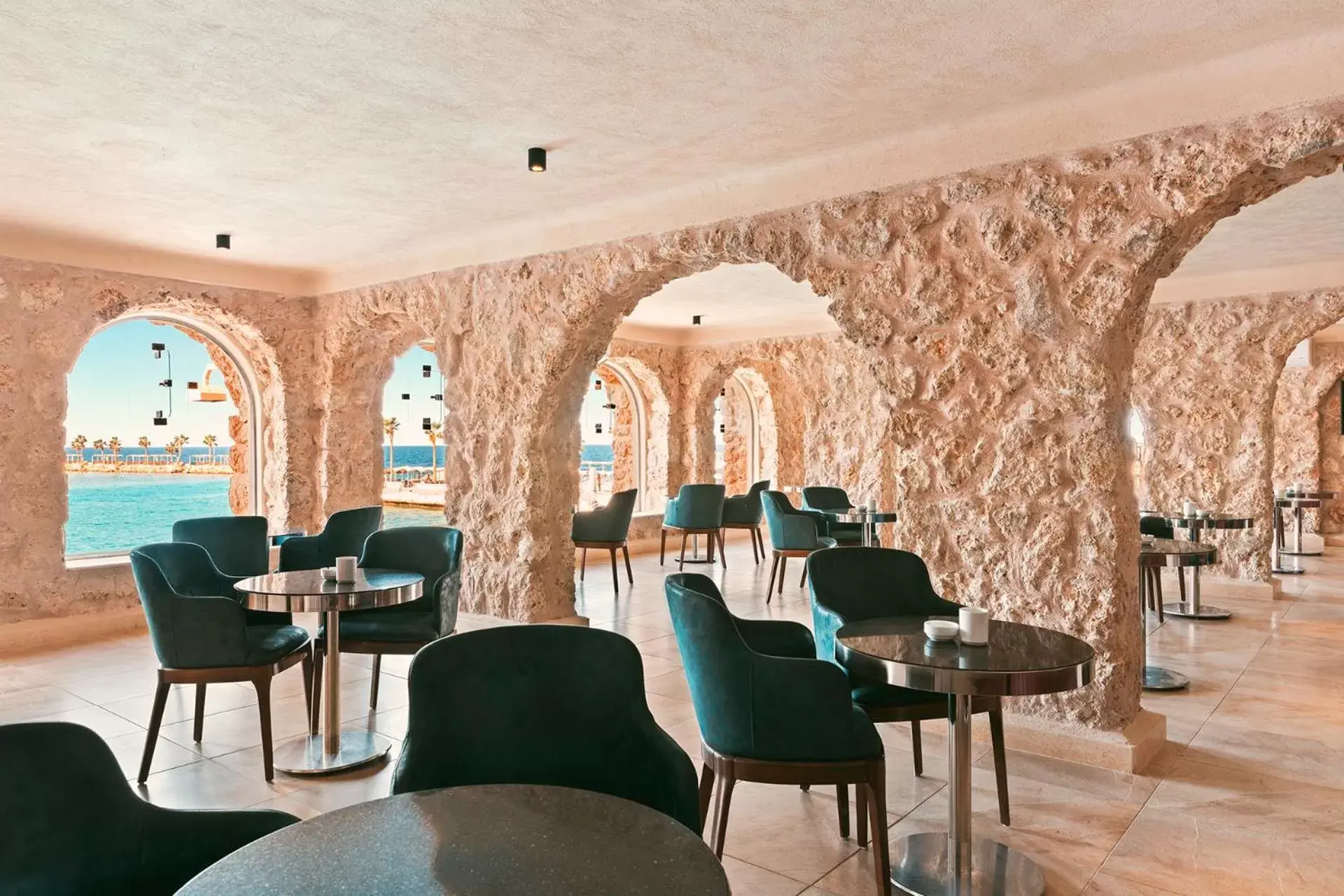 Lounge or bar, Restaurant/Places to Eat in Pickalbatros Citadel Resort Sahl Hasheesh