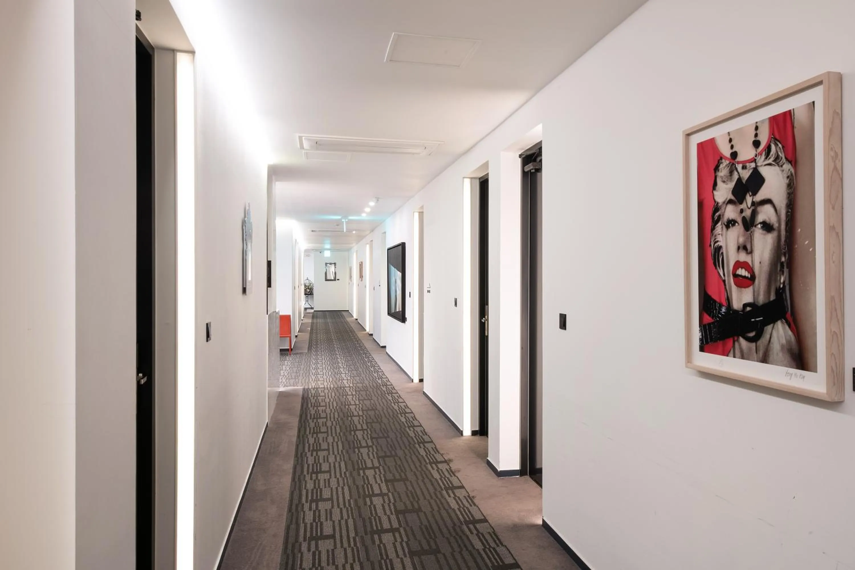 Mipo Oceanside Hotel