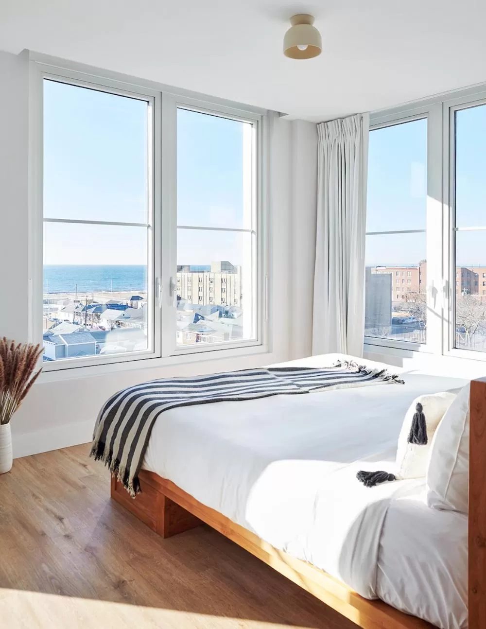 Sea view, Bed in The Rockaway Hotel