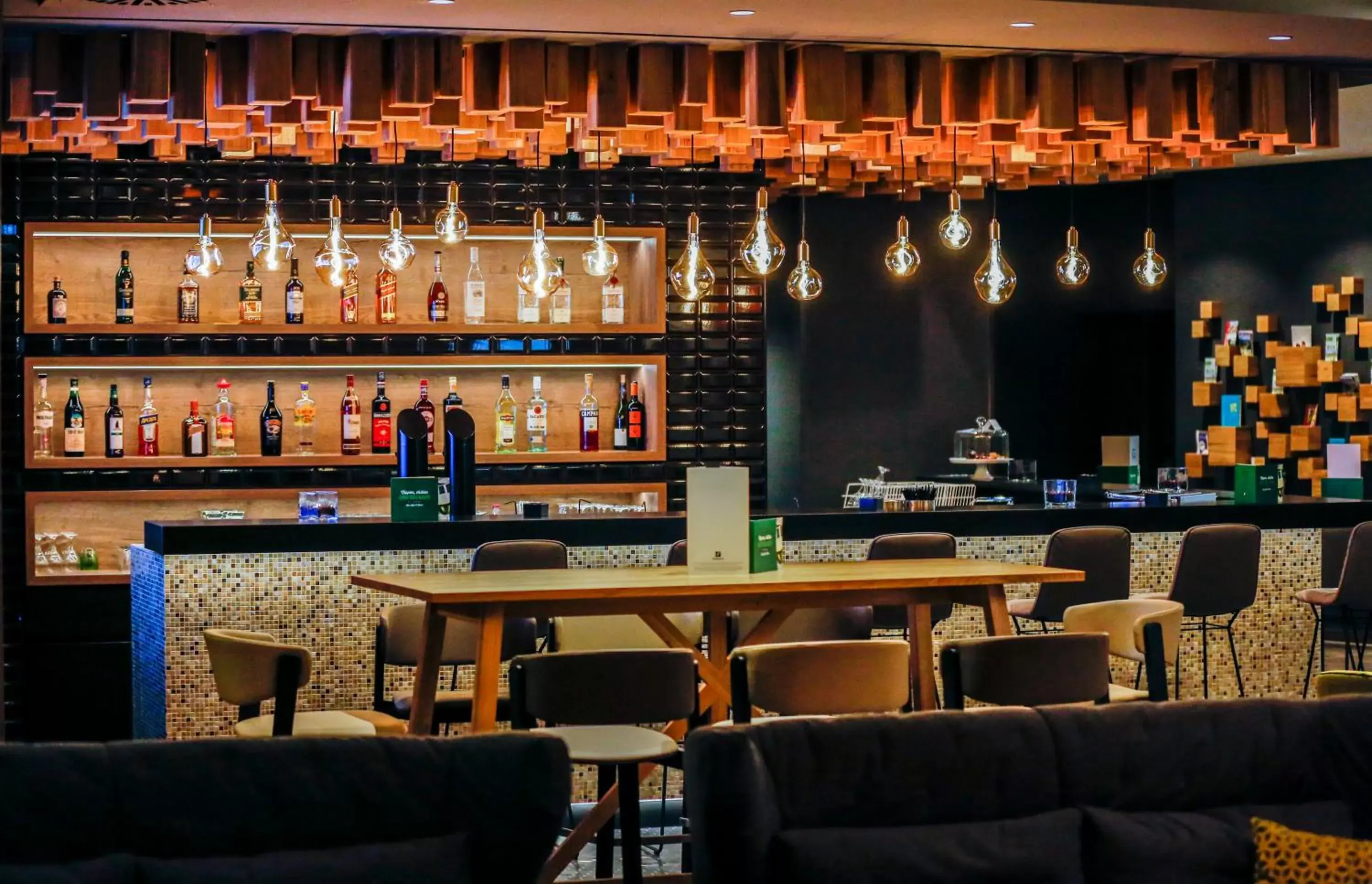 Lounge or bar, Lounge/Bar in Holiday Inn - Villingen - Schwenningen, an IHG Hotel