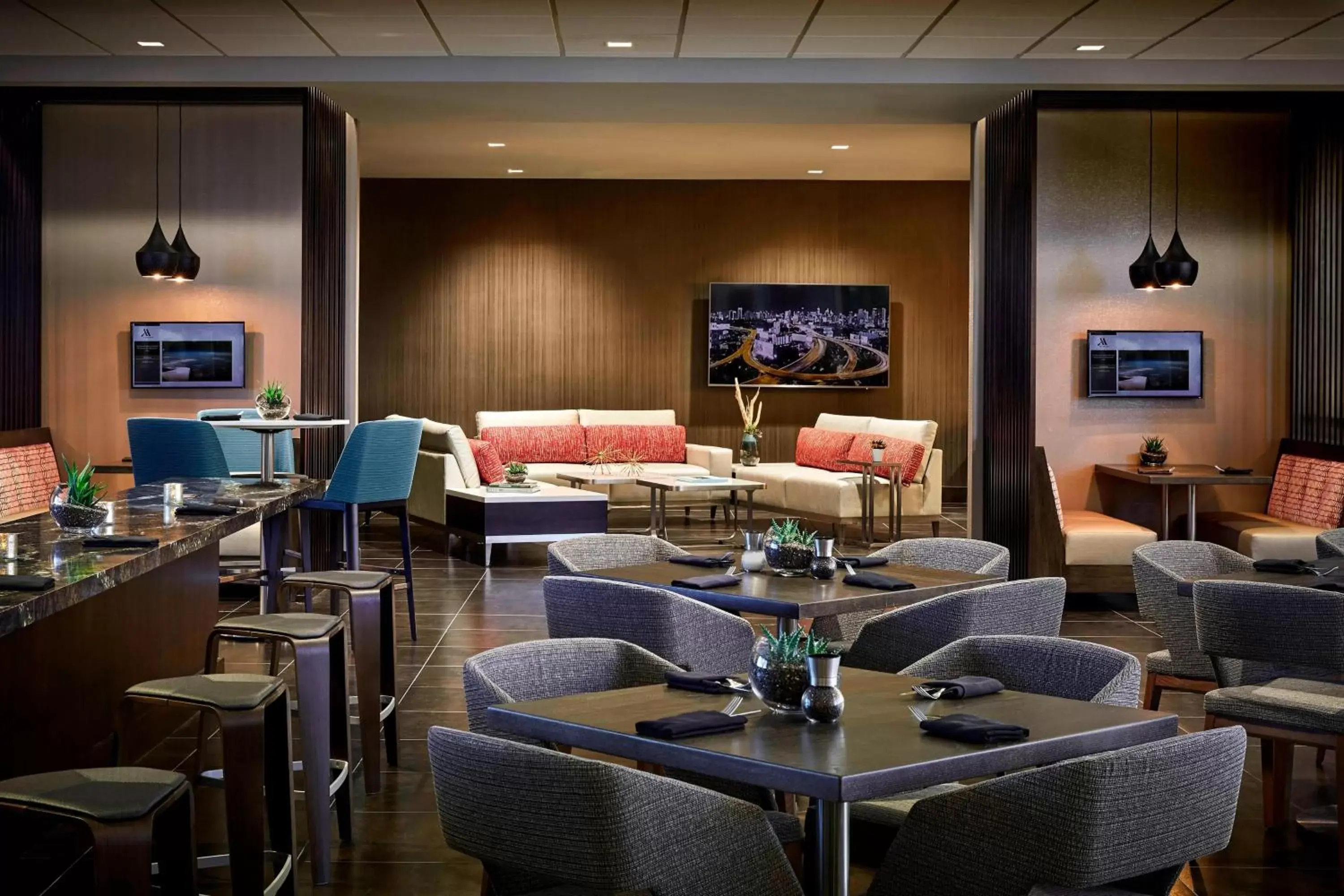 Restaurant/places to eat, Lounge/Bar in Los Angeles Airport Marriott