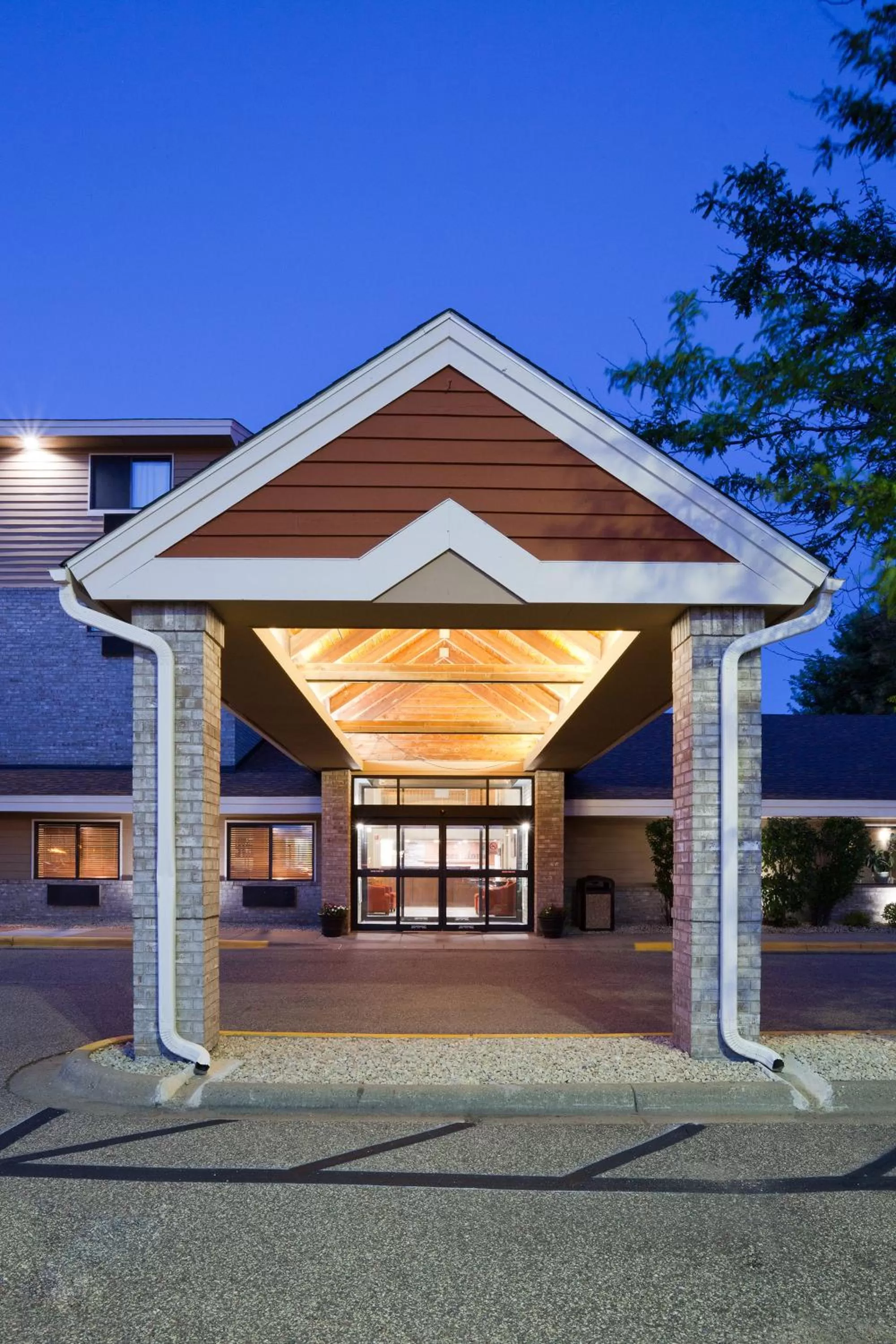 Facade/entrance in AmericInn by Wyndham Apple Valley