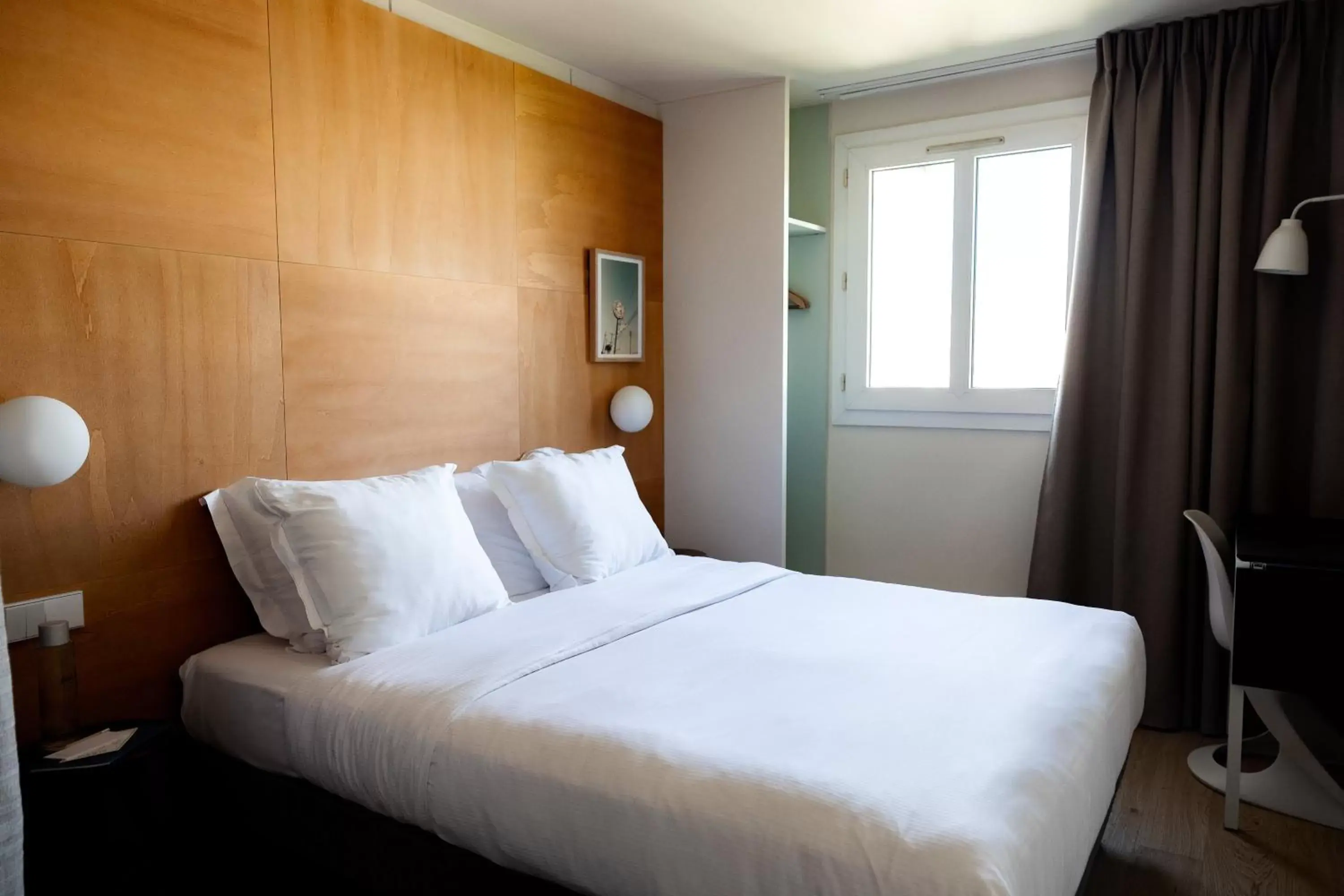 Photo of the whole room, Bed in Hôtel Cabane - Orso Hotels