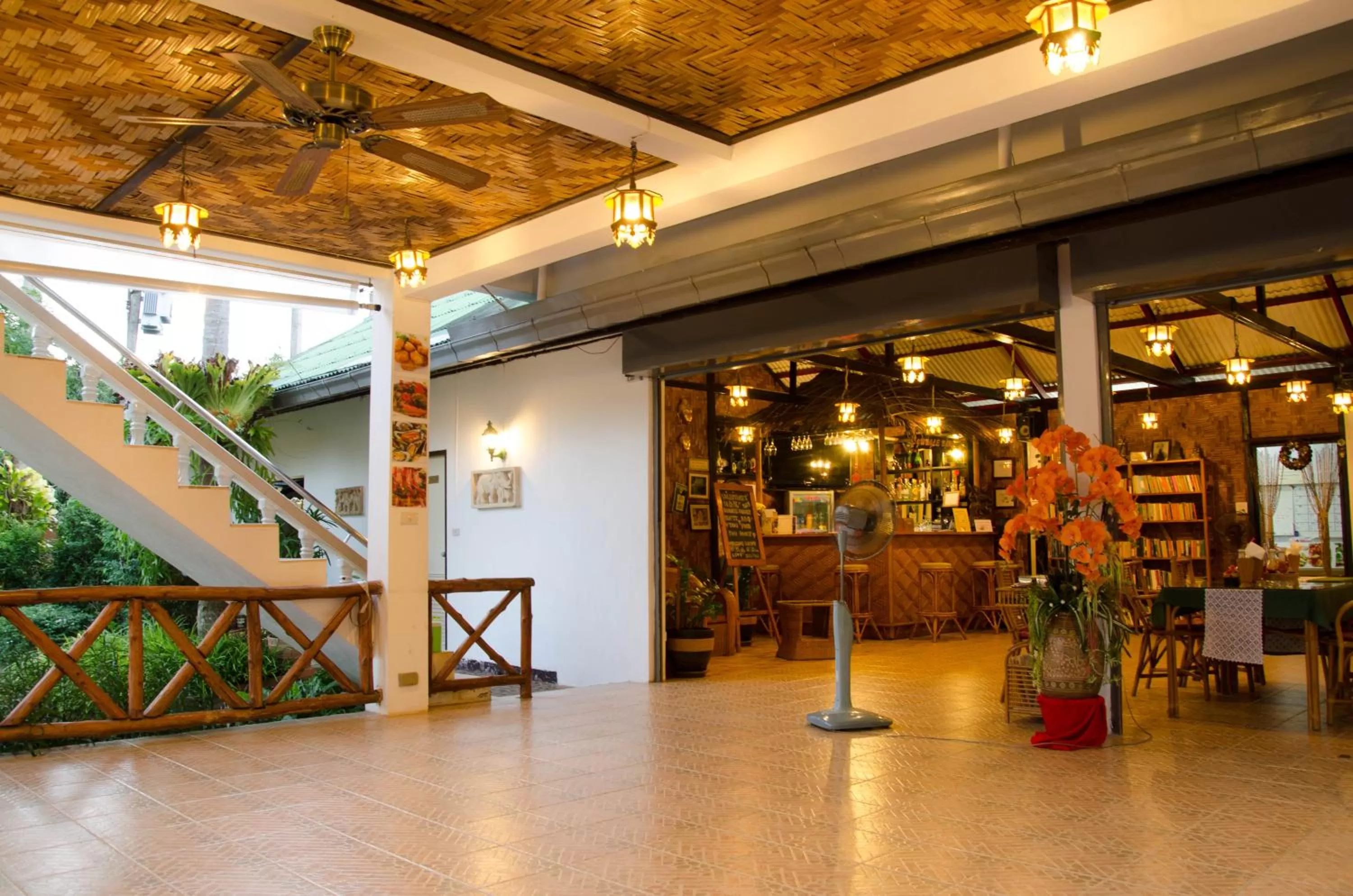 Restaurant/places to eat in Jungle Village Bungalow