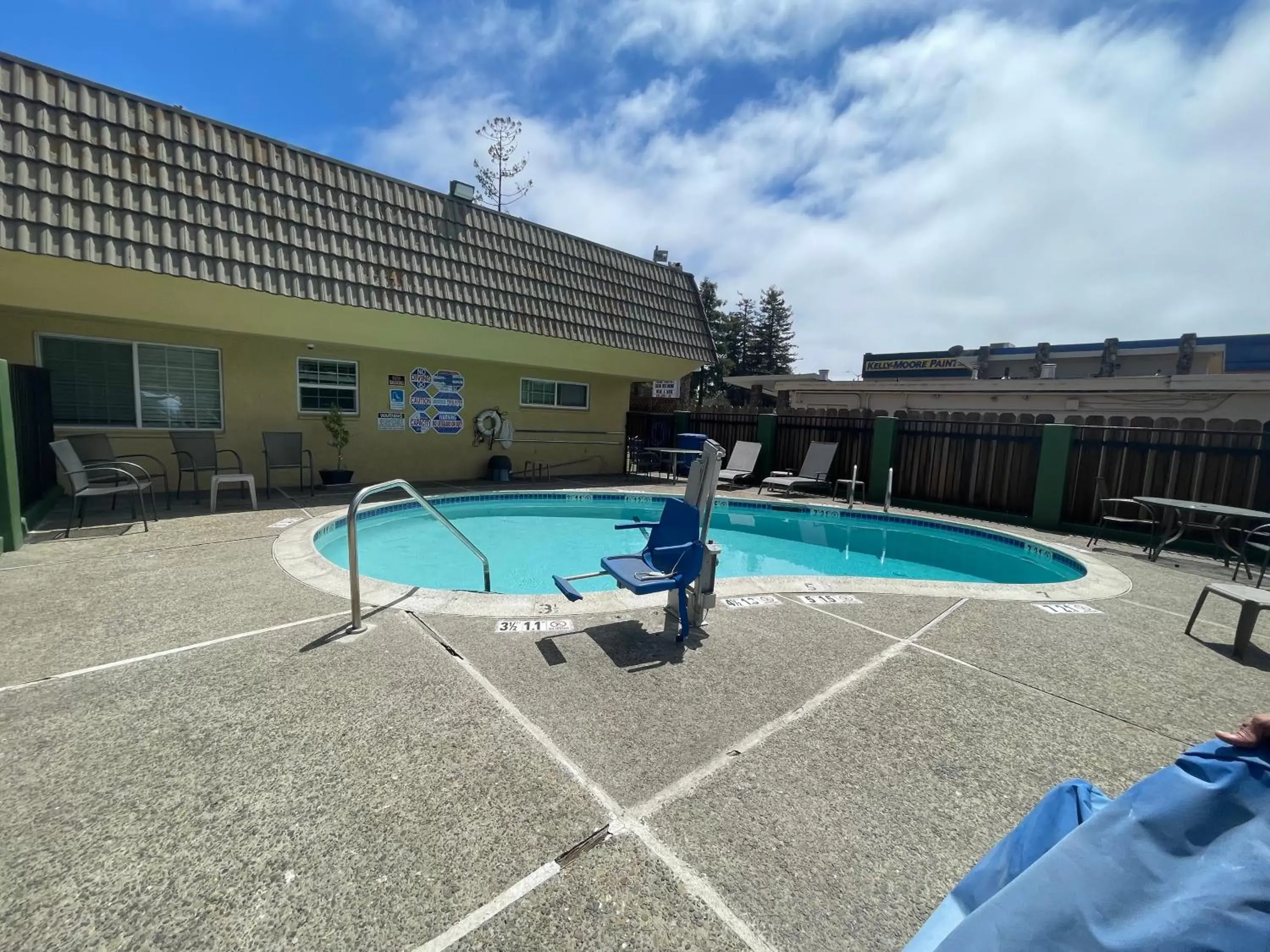 Swimming Pool in Quality Inn Santa Cruz