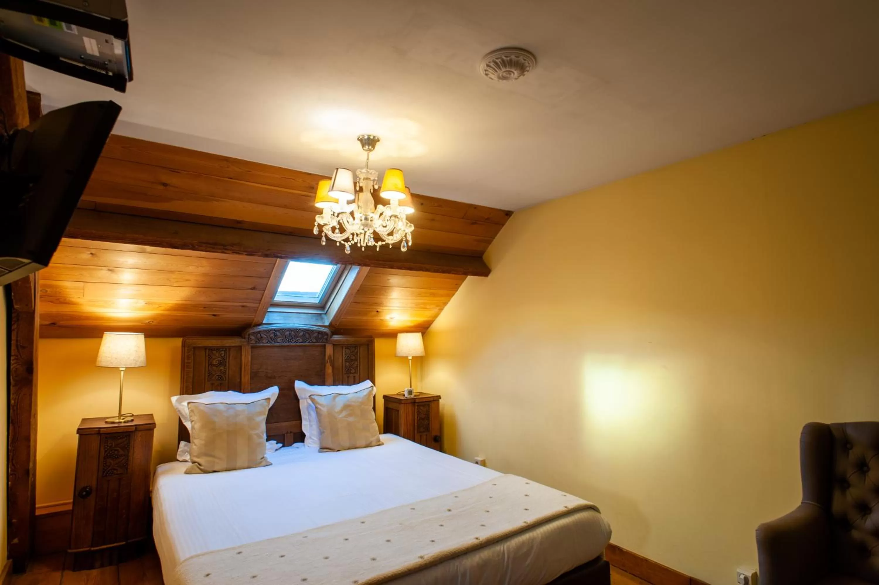 Bedroom, Bed in Charme Hotel Hancelot