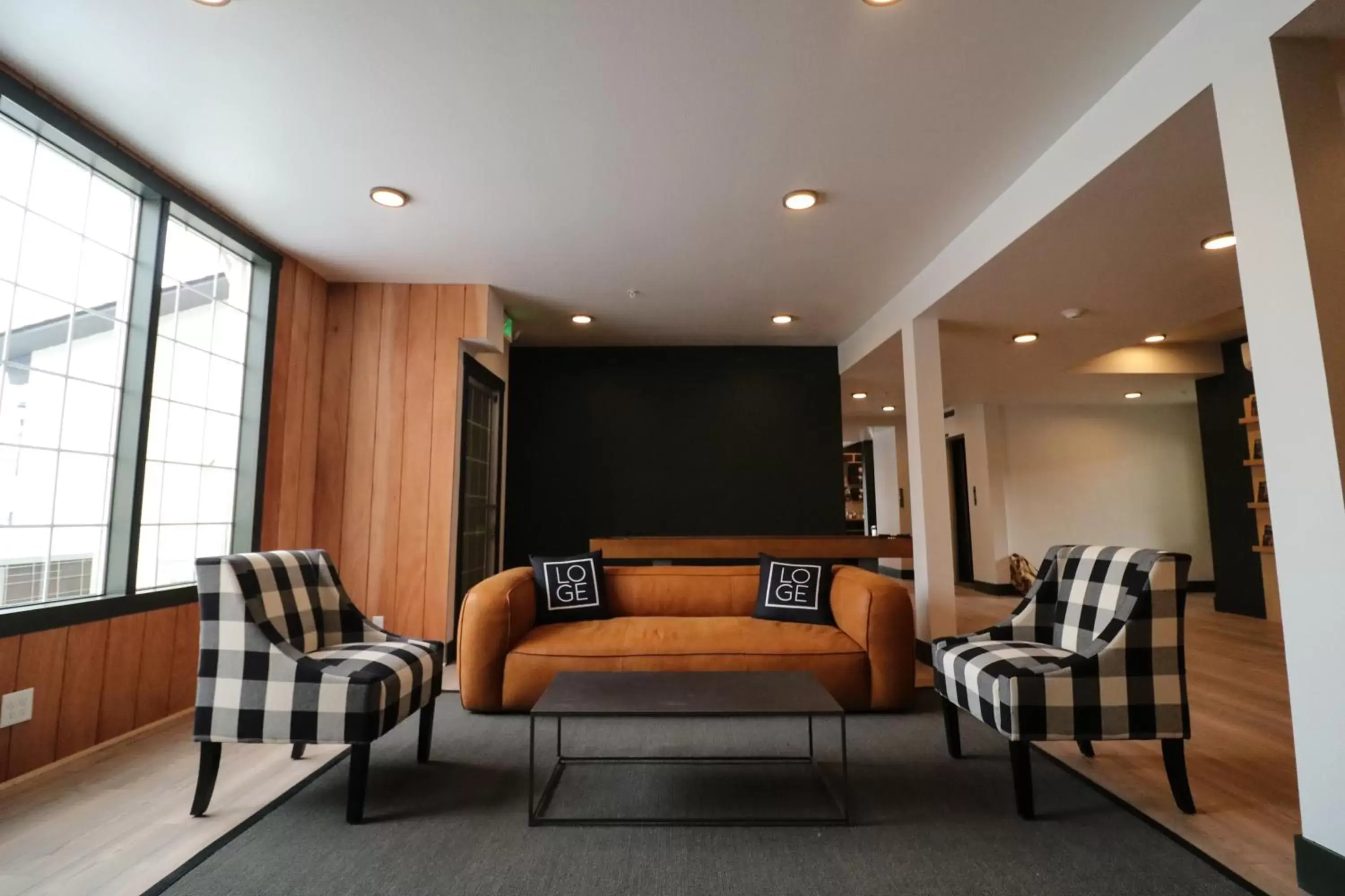 Communal lounge/ TV room, Seating Area in LOGE Leavenworth Downtown